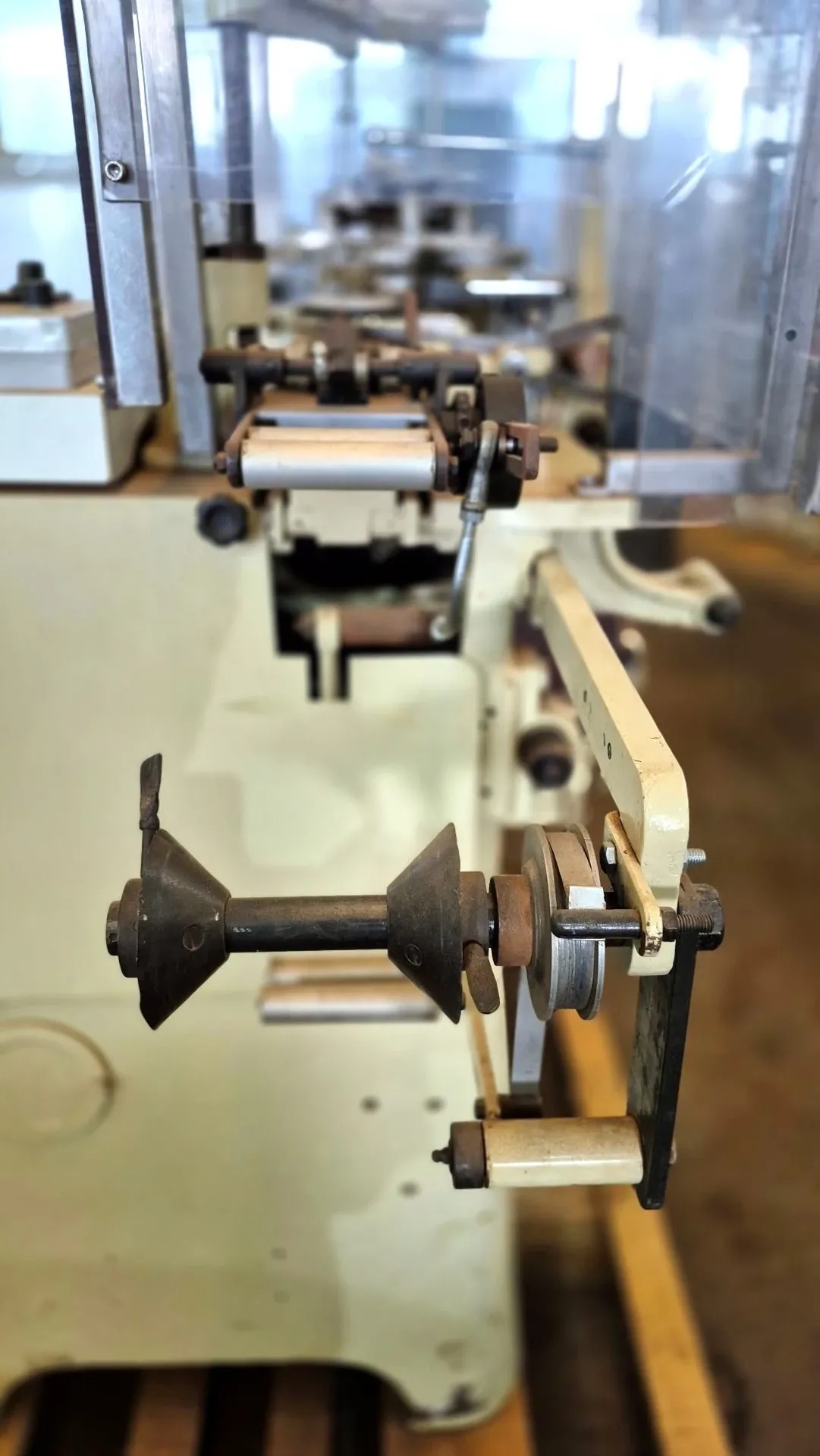 embaladora-de-mini-trufas-e-bombons-marca-otto-haensel-1