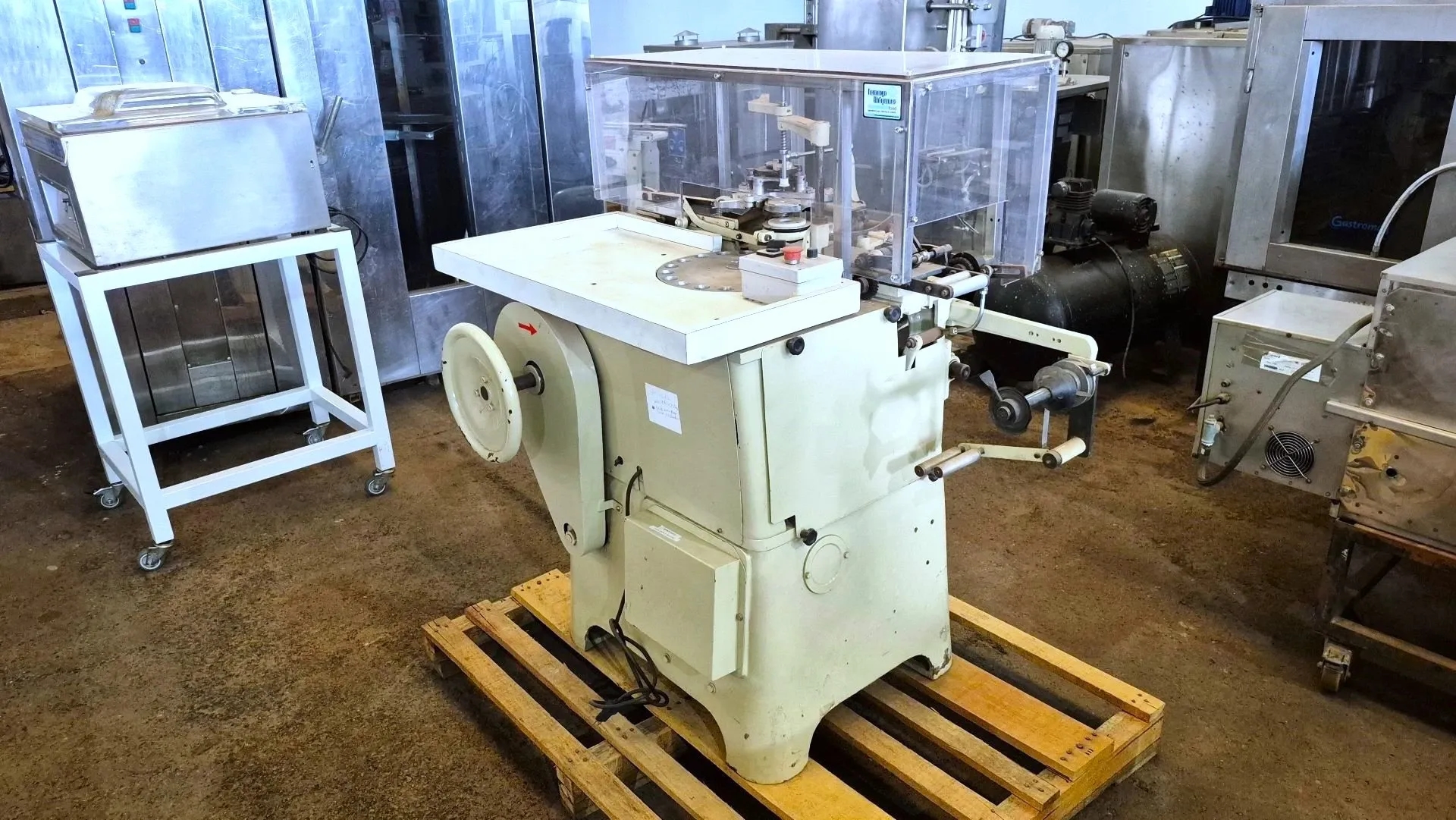 embaladora-de-mini-trufas-e-bombons-marca-otto-haensel-1