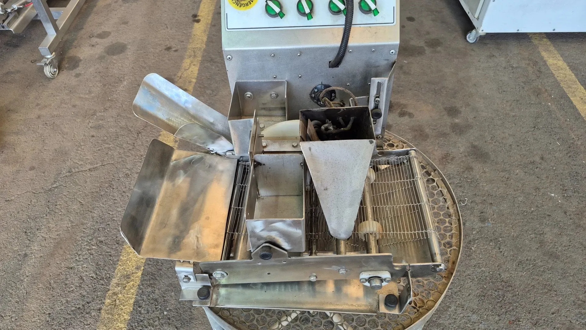 cobrideira-de-chocolates-marca-afj