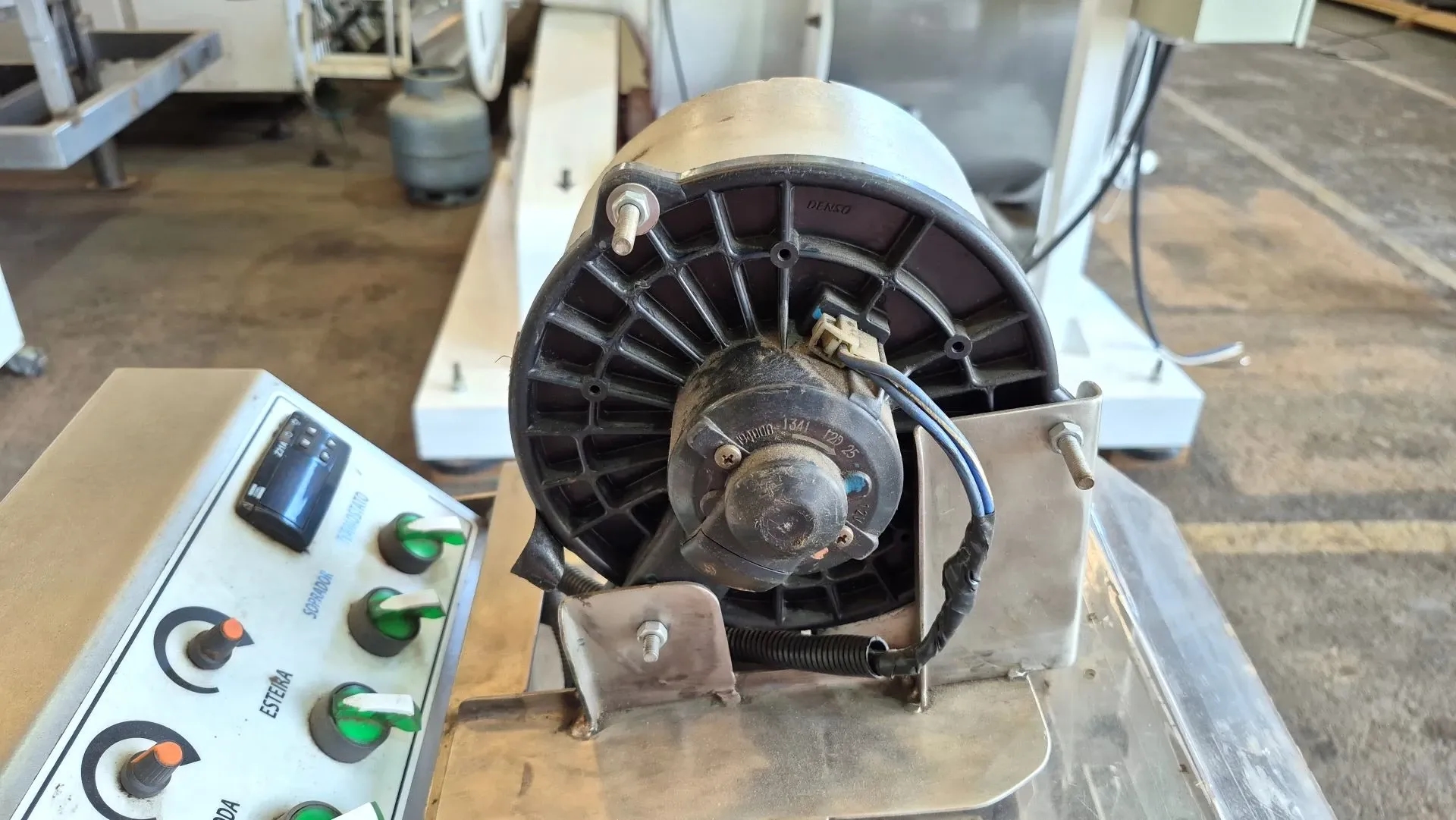 cobrideira-de-chocolates-marca-afj