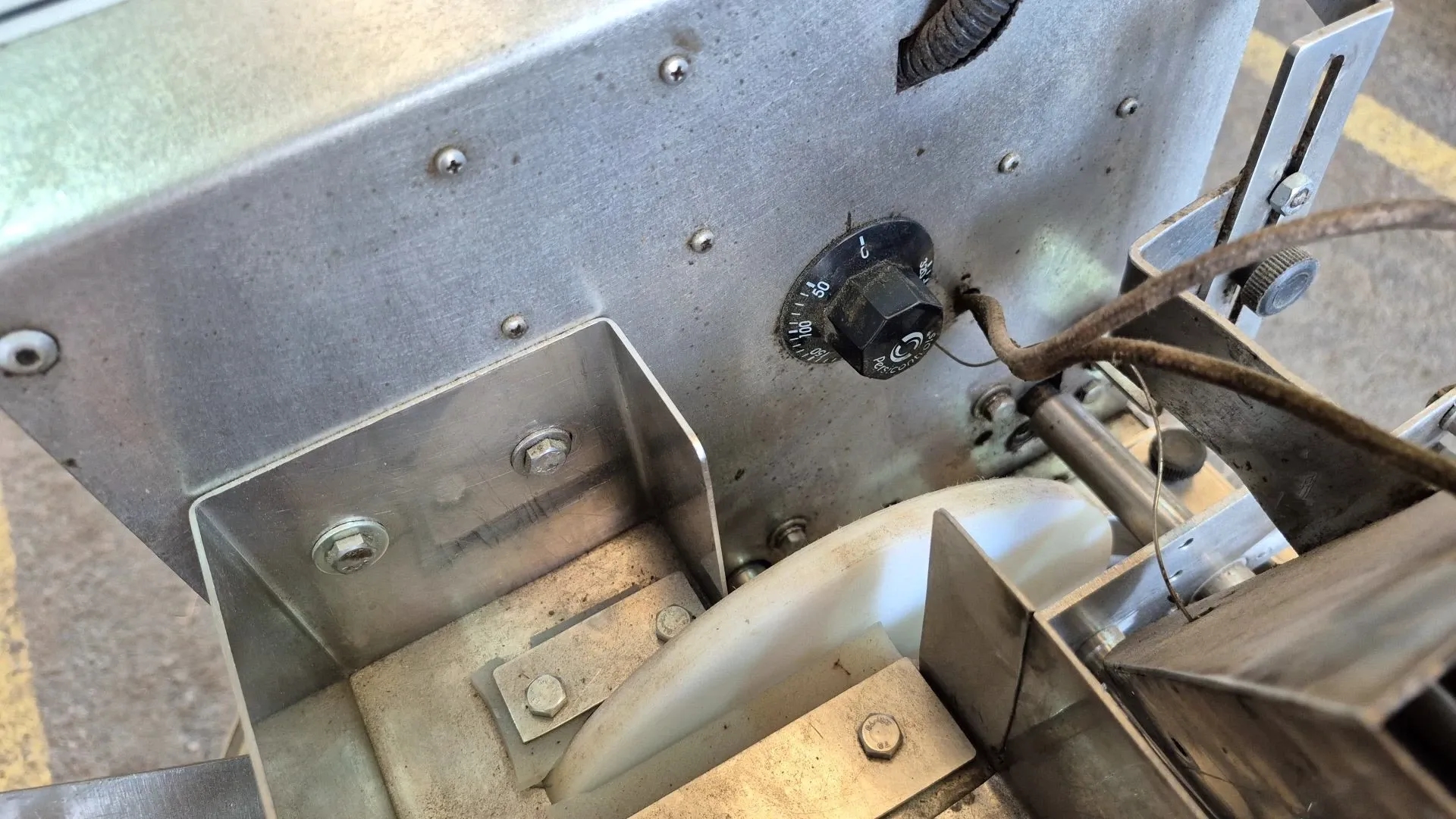 cobrideira-de-chocolates-marca-afj