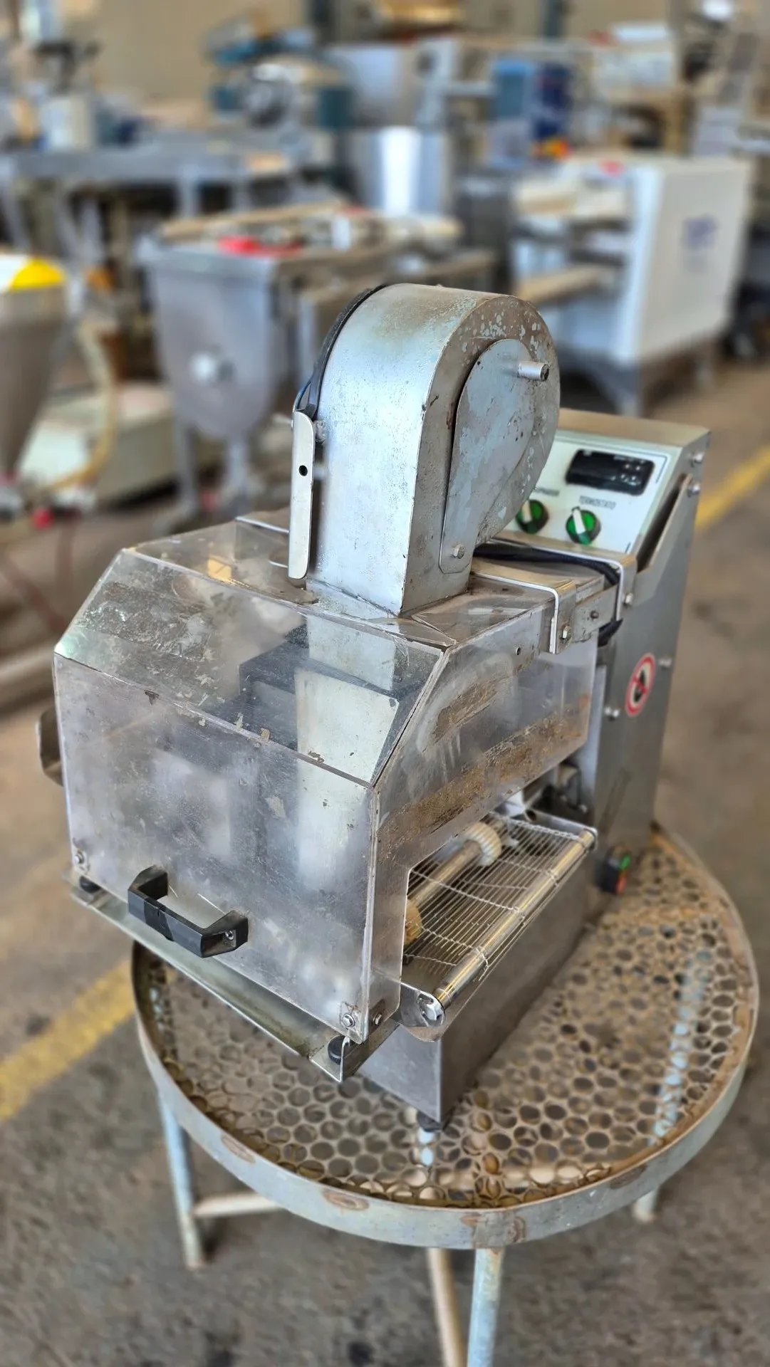 cobrideira-de-chocolates-marca-afj