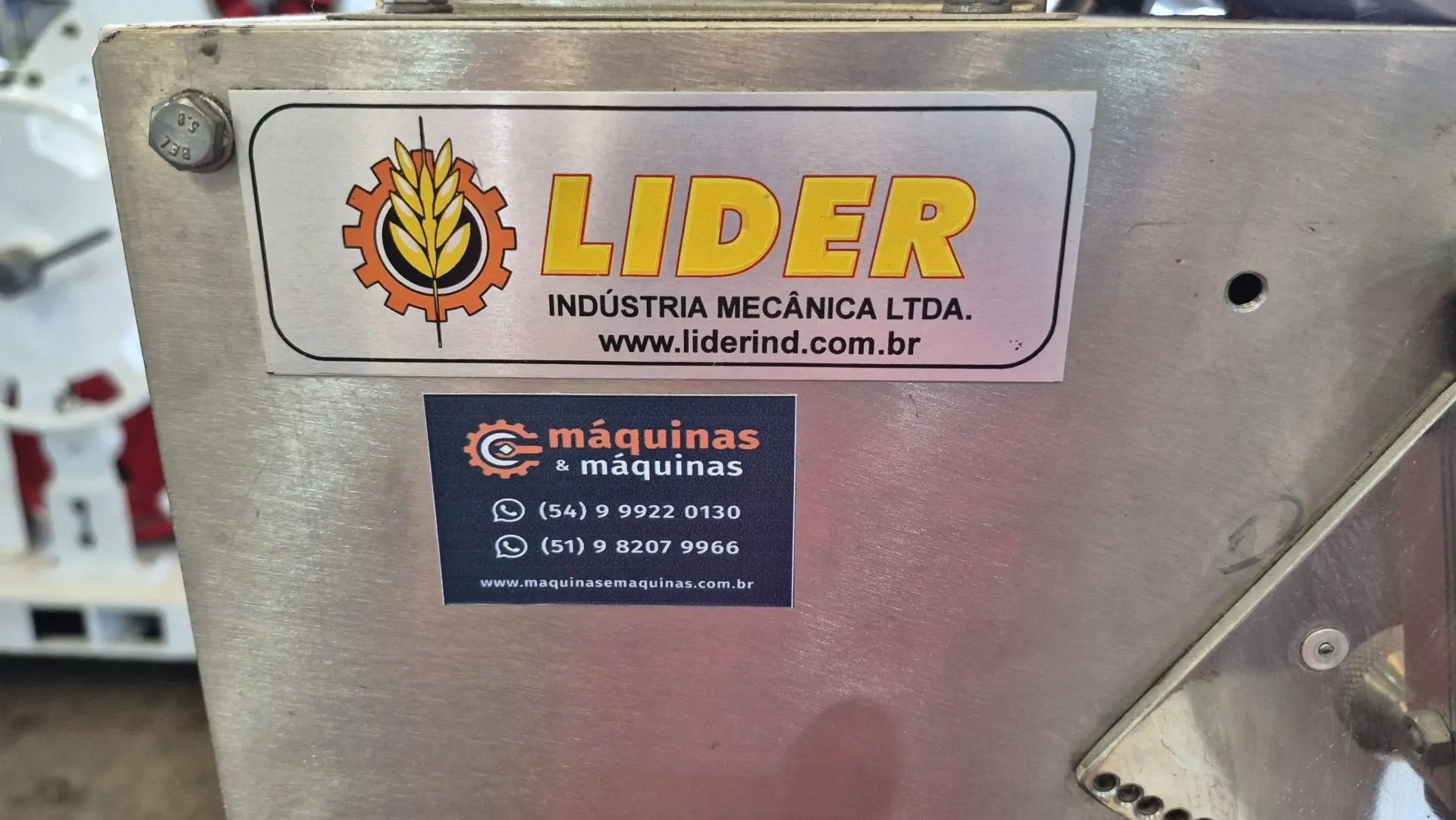 laminadora-de-massa-de-pizza-capacidade-400-kg-hora-marca-lider-industria-mecanica