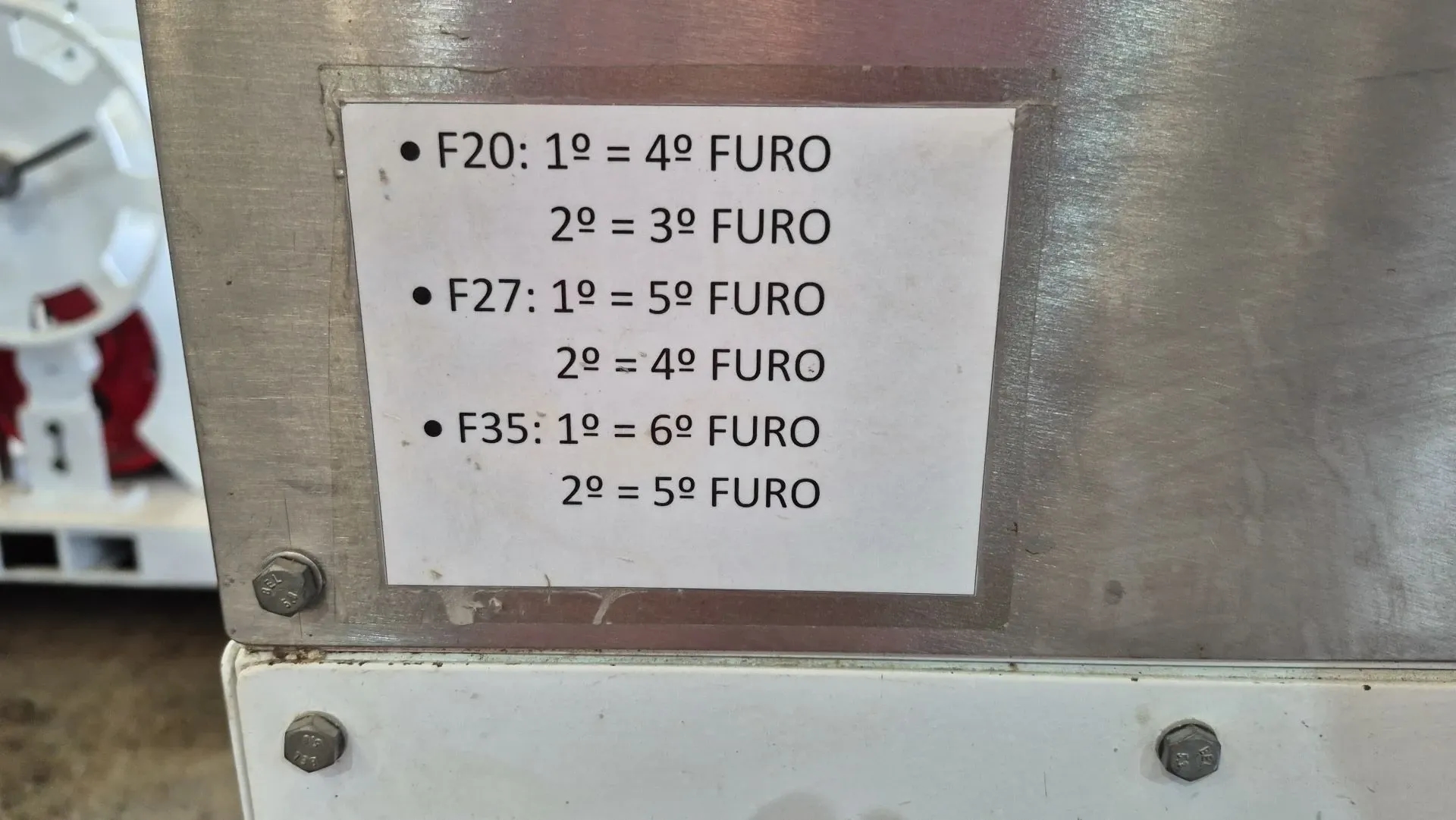 laminadora-de-massa-de-pizza-capacidade-400-kg-hora-marca-lider-industria-mecanica