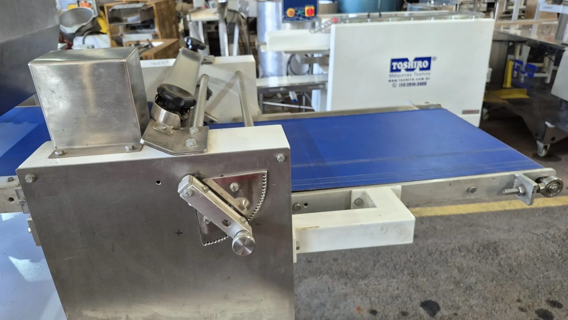 laminadora-de-massa-de-pizza-capacidade-400-kg-hora-marca-lider-industria-mecanica