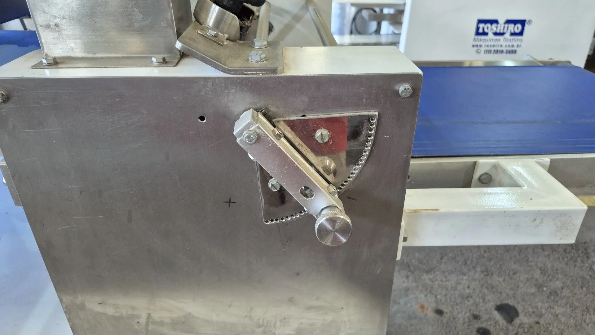 laminadora-de-massa-de-pizza-capacidade-400-kg-hora-marca-lider-industria-mecanica