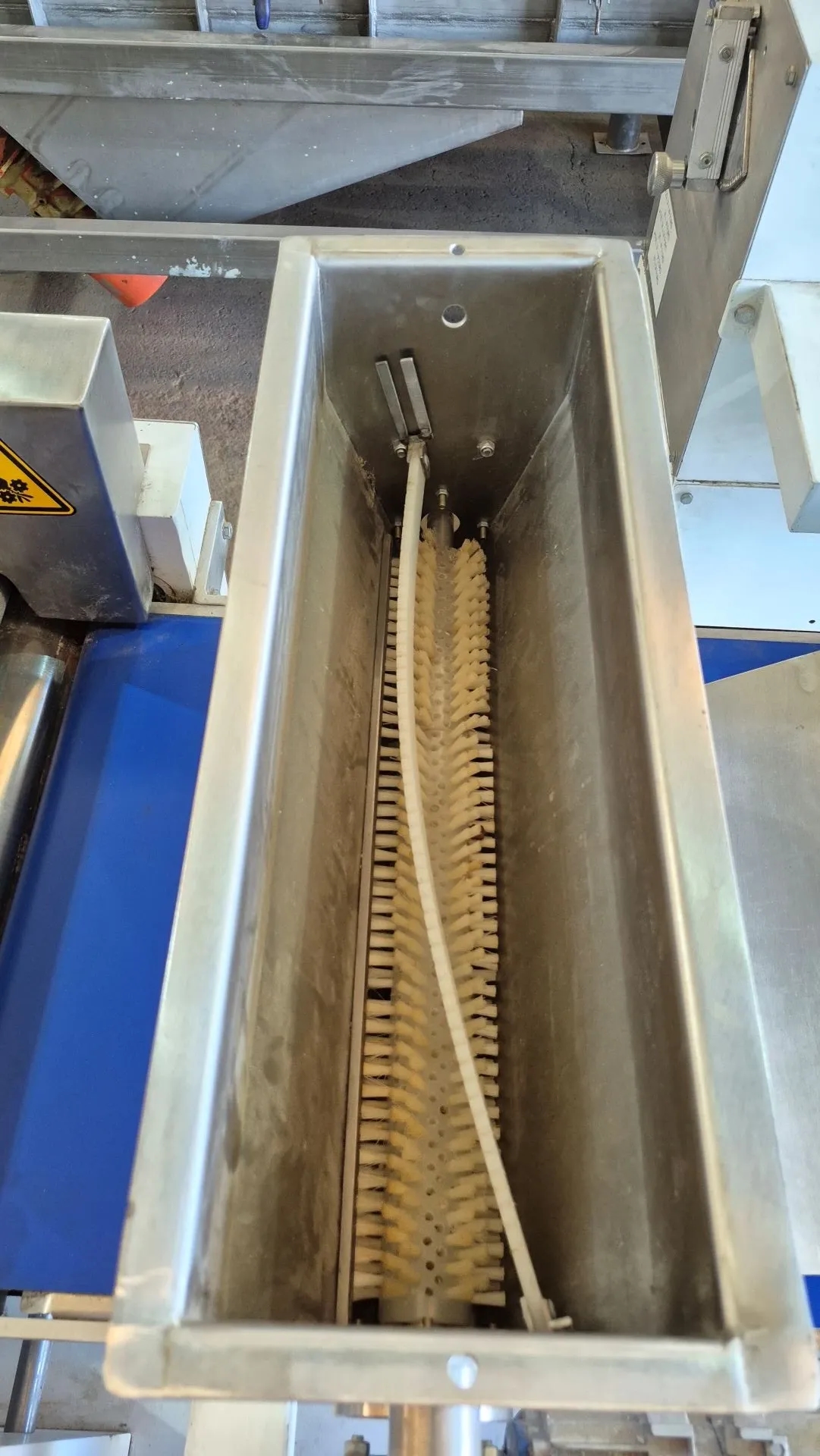 laminadora-de-massa-de-pizza-capacidade-400-kg-hora-marca-lider-industria-mecanica