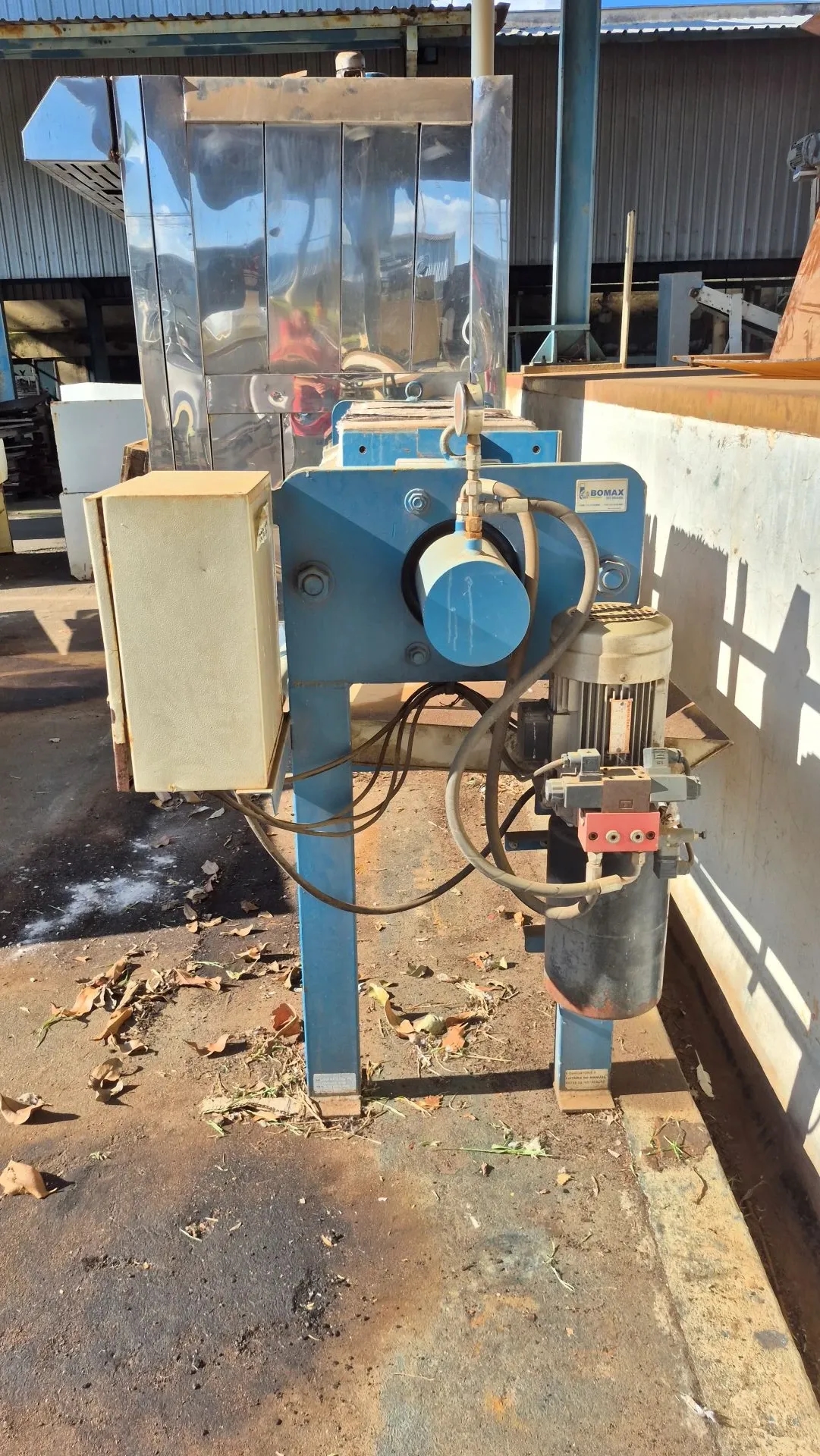 filtro-prensa-com-placas-em-polipropileno-tipo-camara-marca-bomax