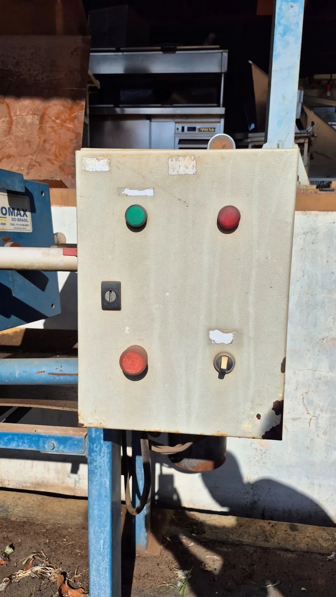 filtro-prensa-com-placas-em-polipropileno-tipo-camara-marca-bomax