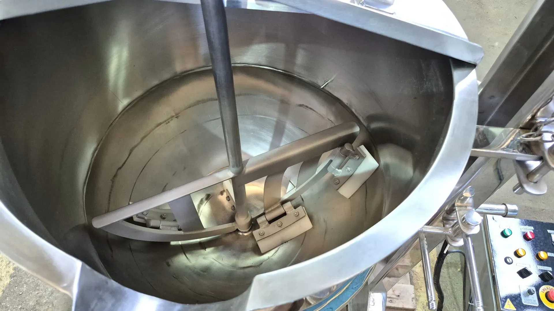 tacho-cozinhador-a-gas-capacidade-100-litros-marca-serinox