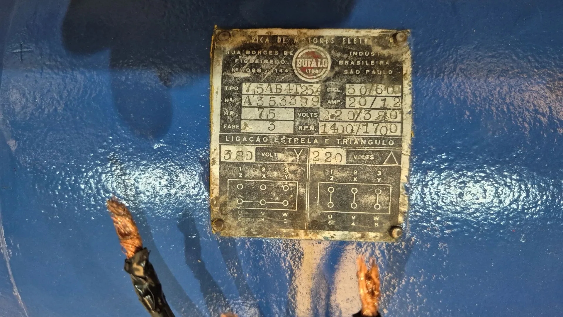 masseira-amassadeira-tipo-gancho-em-aco-carbono-capacidade-300-kg-marca-record