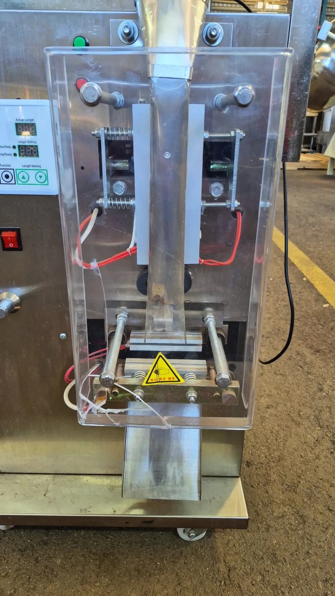 dosadora-e-empacotadora-marca-registron-modelo-rg-n100-b
