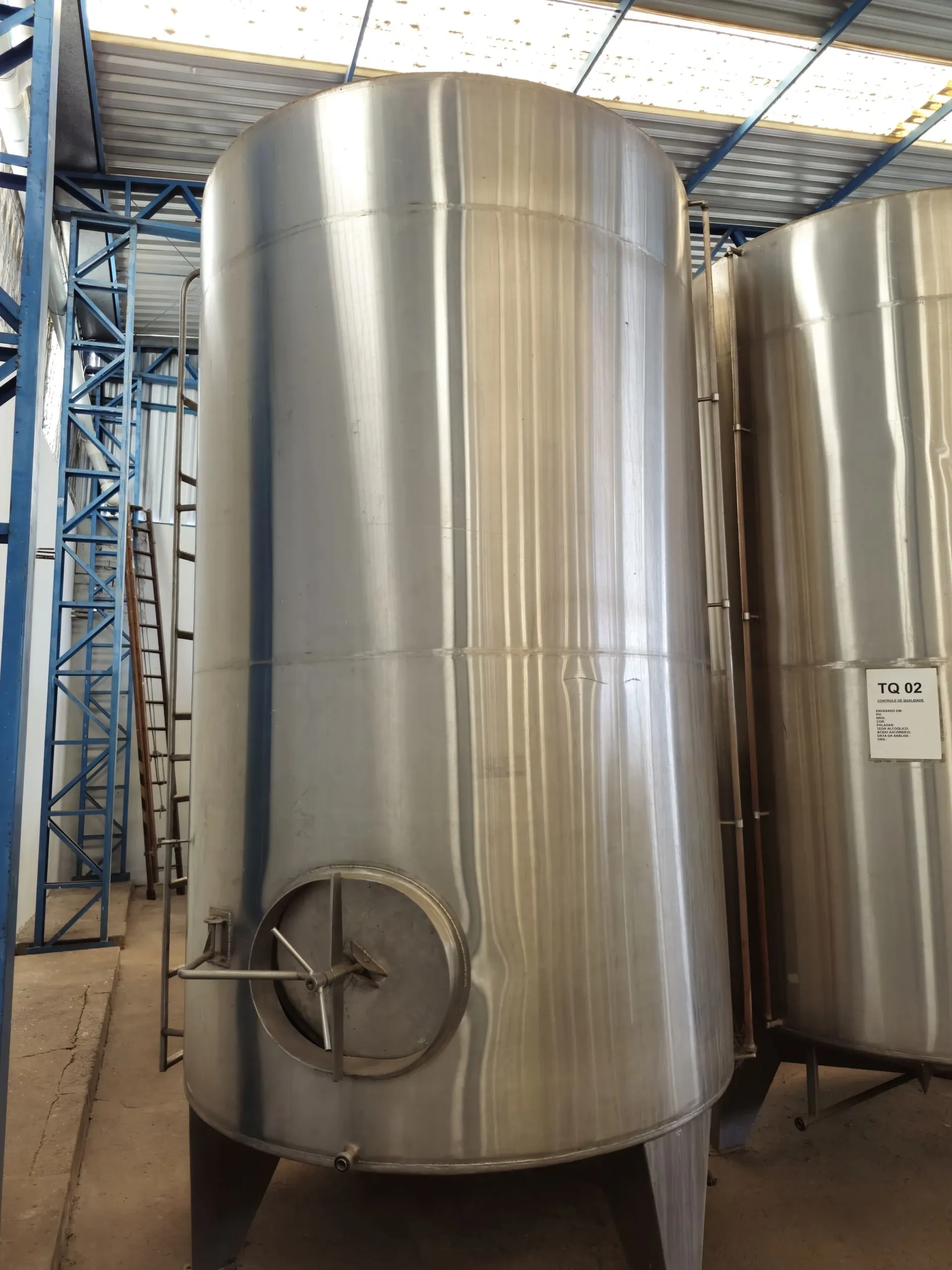 tanque-reservatorio-em-inox-7-mil-litros