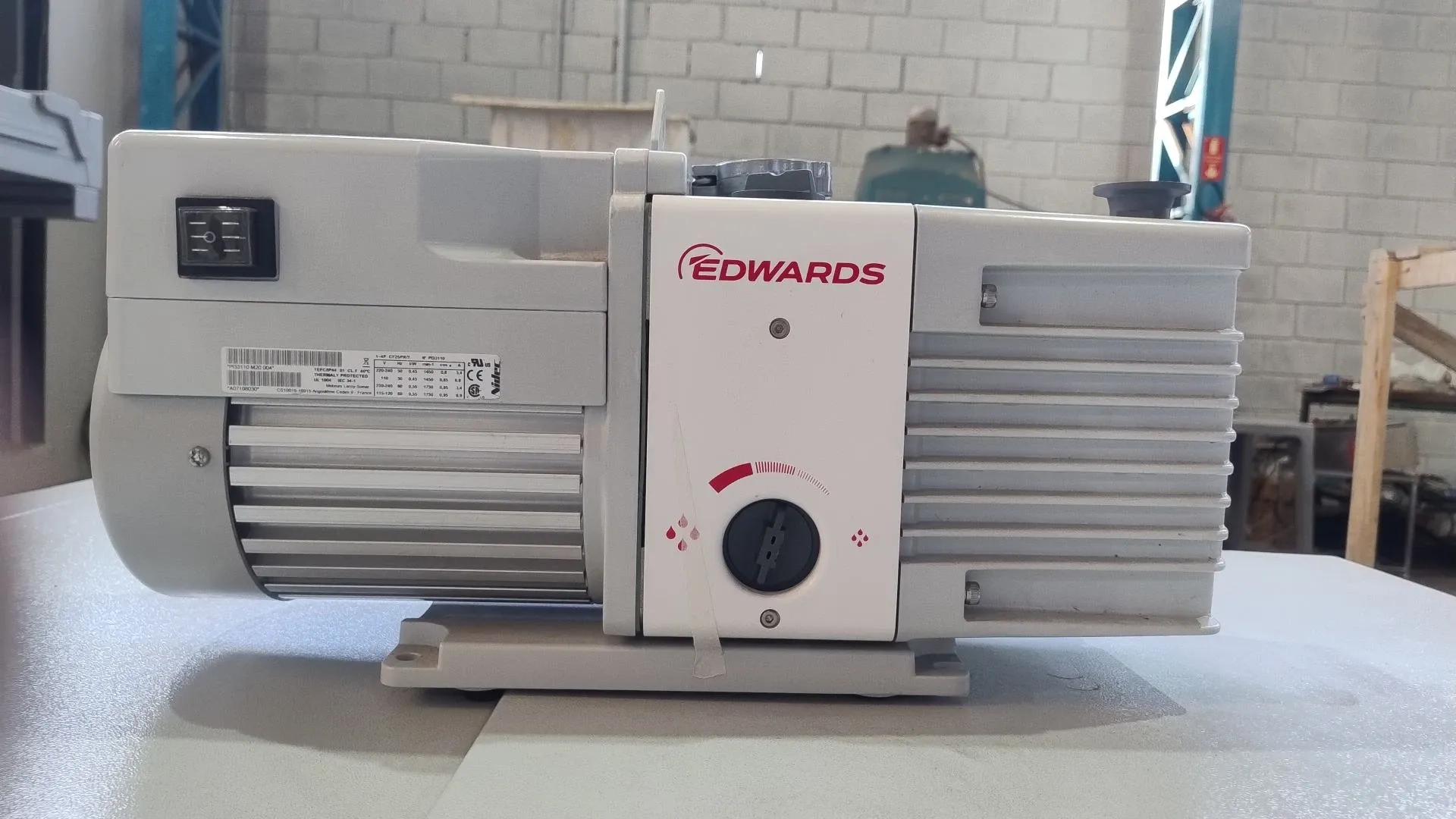 liofilizador-bancadahorizont-solab-com-bomba-alto-vacuo-edwards