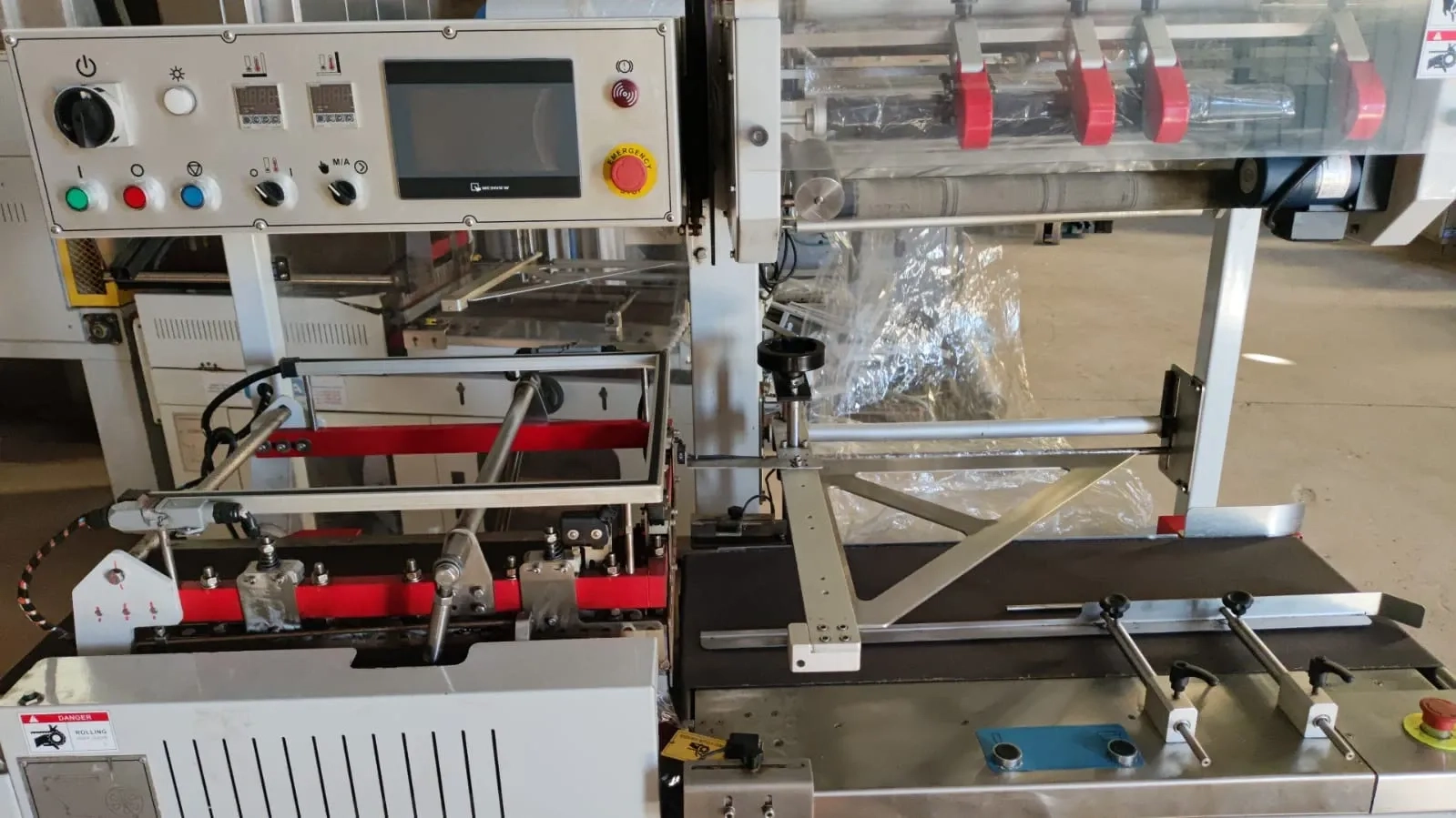 seladora-automatica-em-l-shrink-marca-tecfag