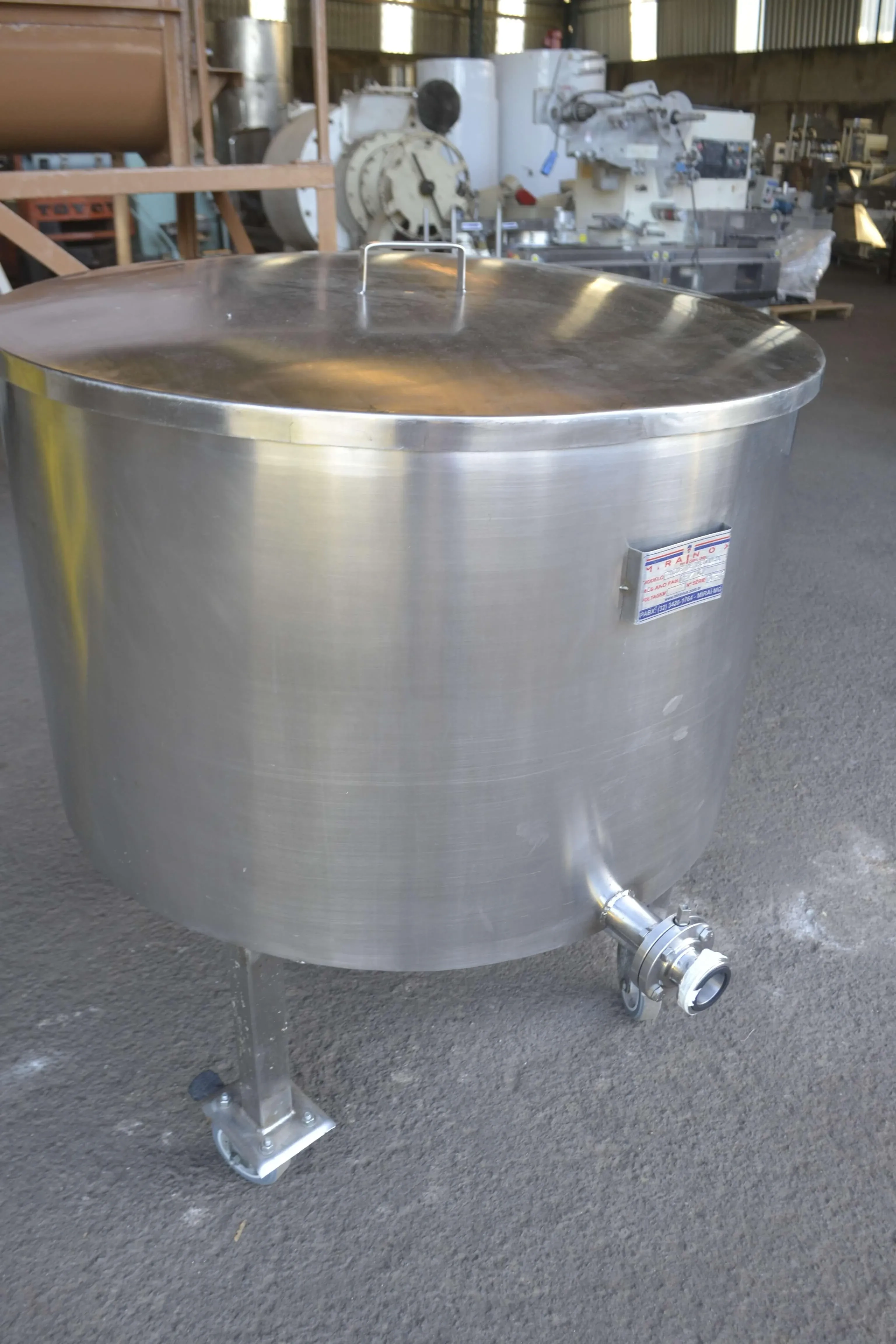 tanque-reservatorio-em-aco-inox-capacidade-240-l