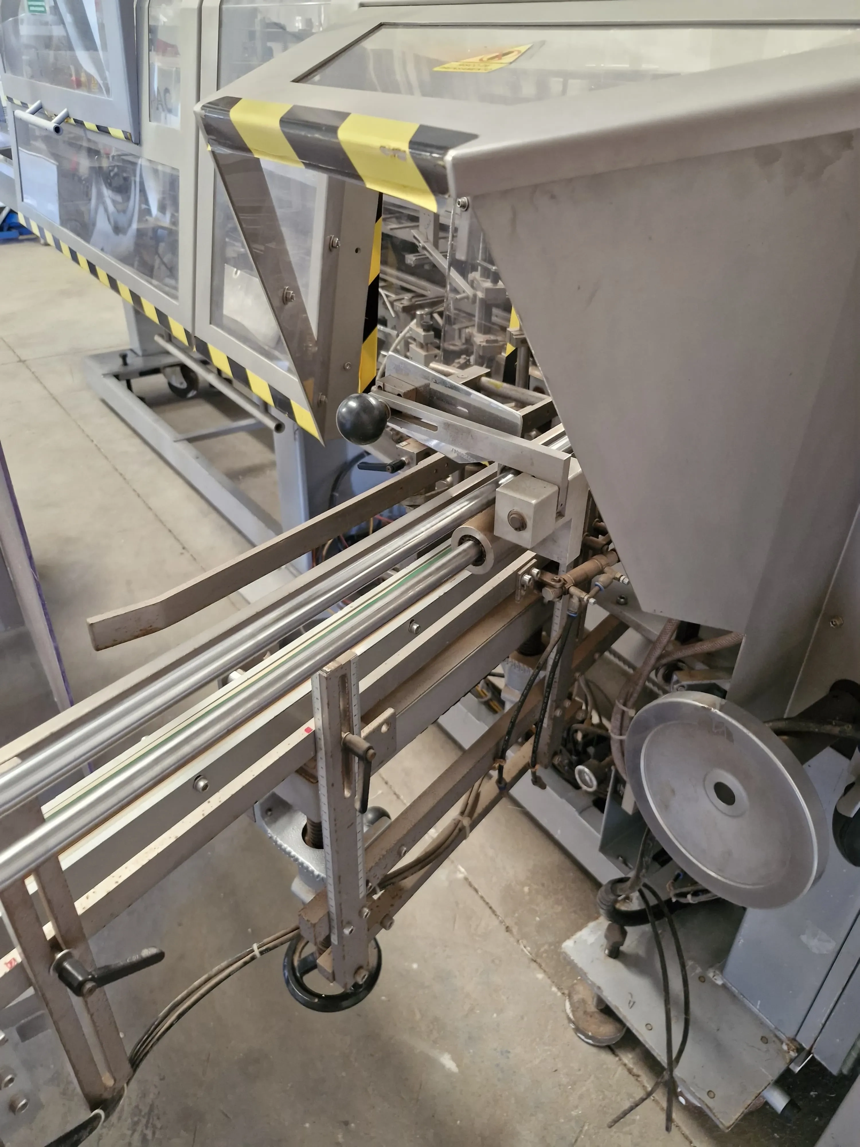 encartuchadeira-vertical-continua-marca-fabrima