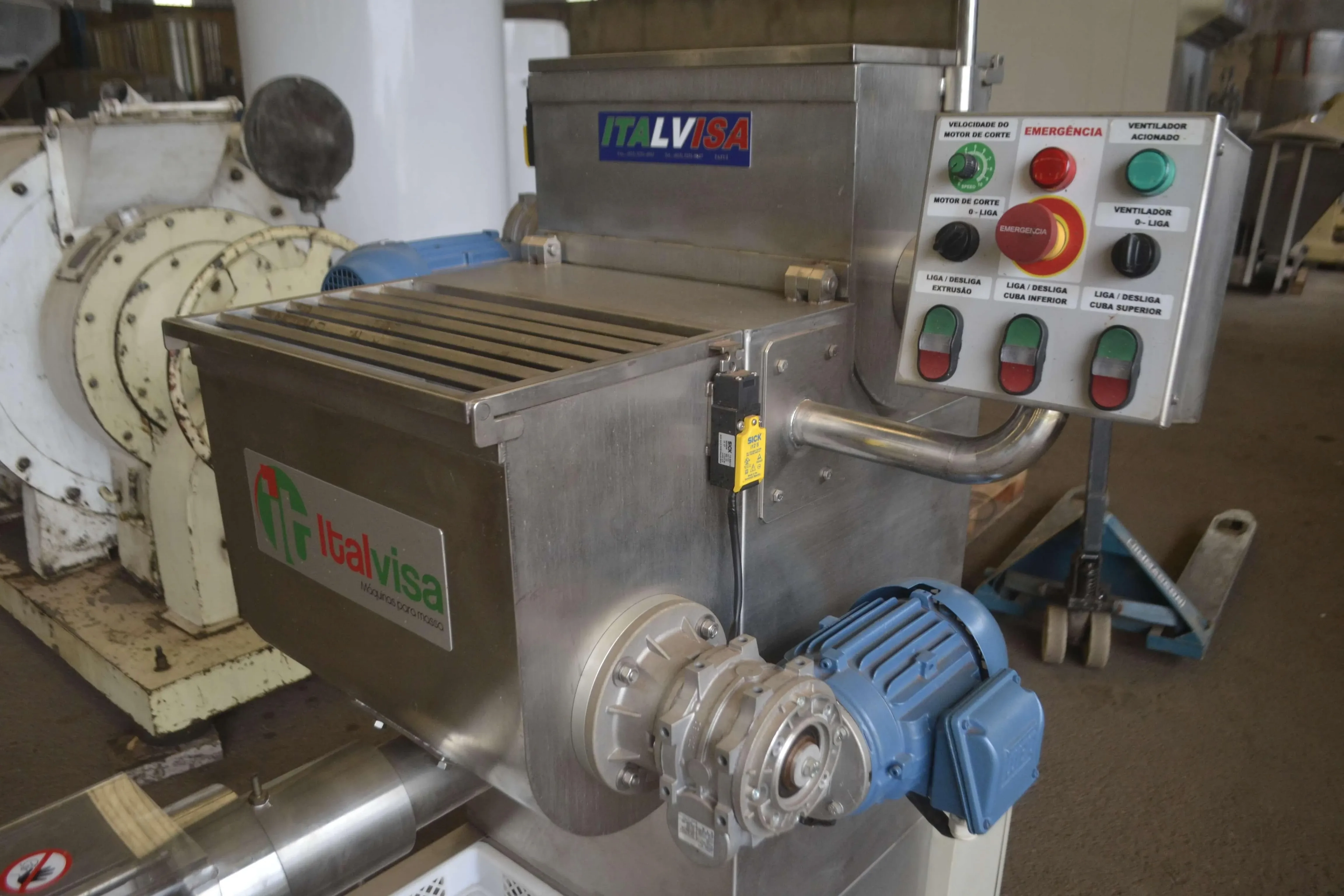 extrusora-massa-cap-60-kg-marca-Italvisa