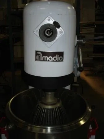 batedeir-planetaria-60-litros-encamisada