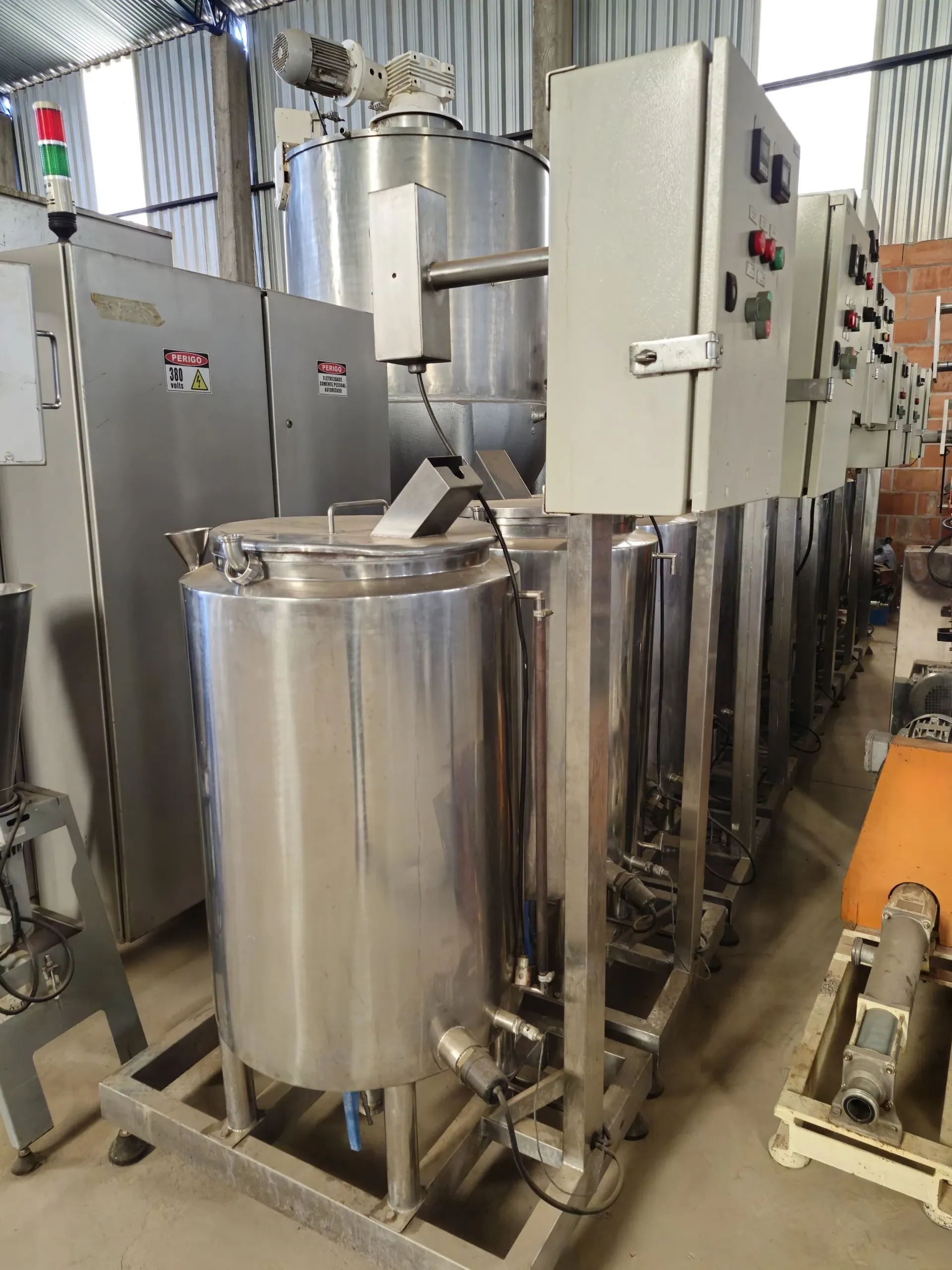 Tanque-derretedor-encamisado-inox-capacid-90-litros