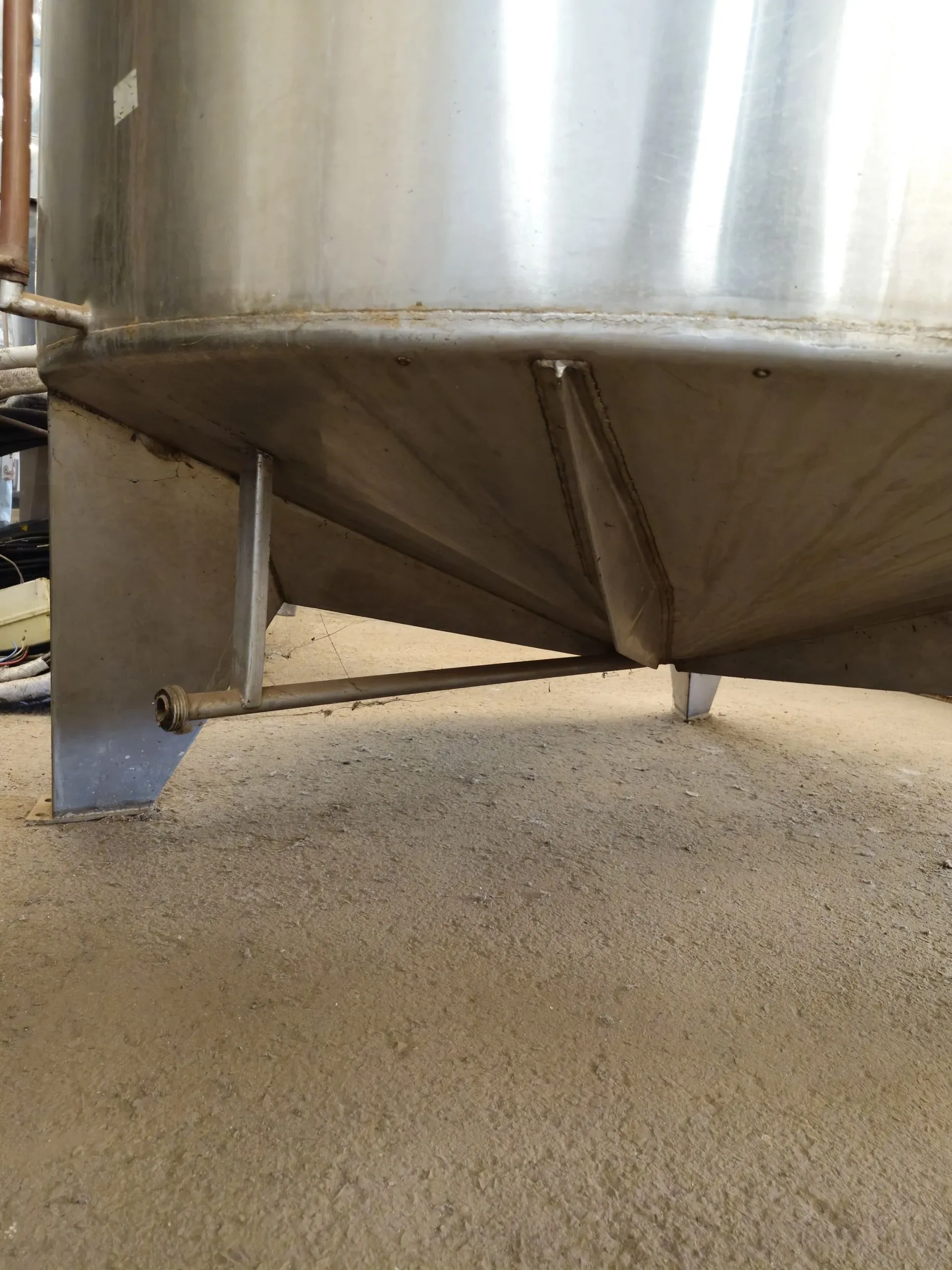 tanque-reservatorio-em-inox-7-mil-litros