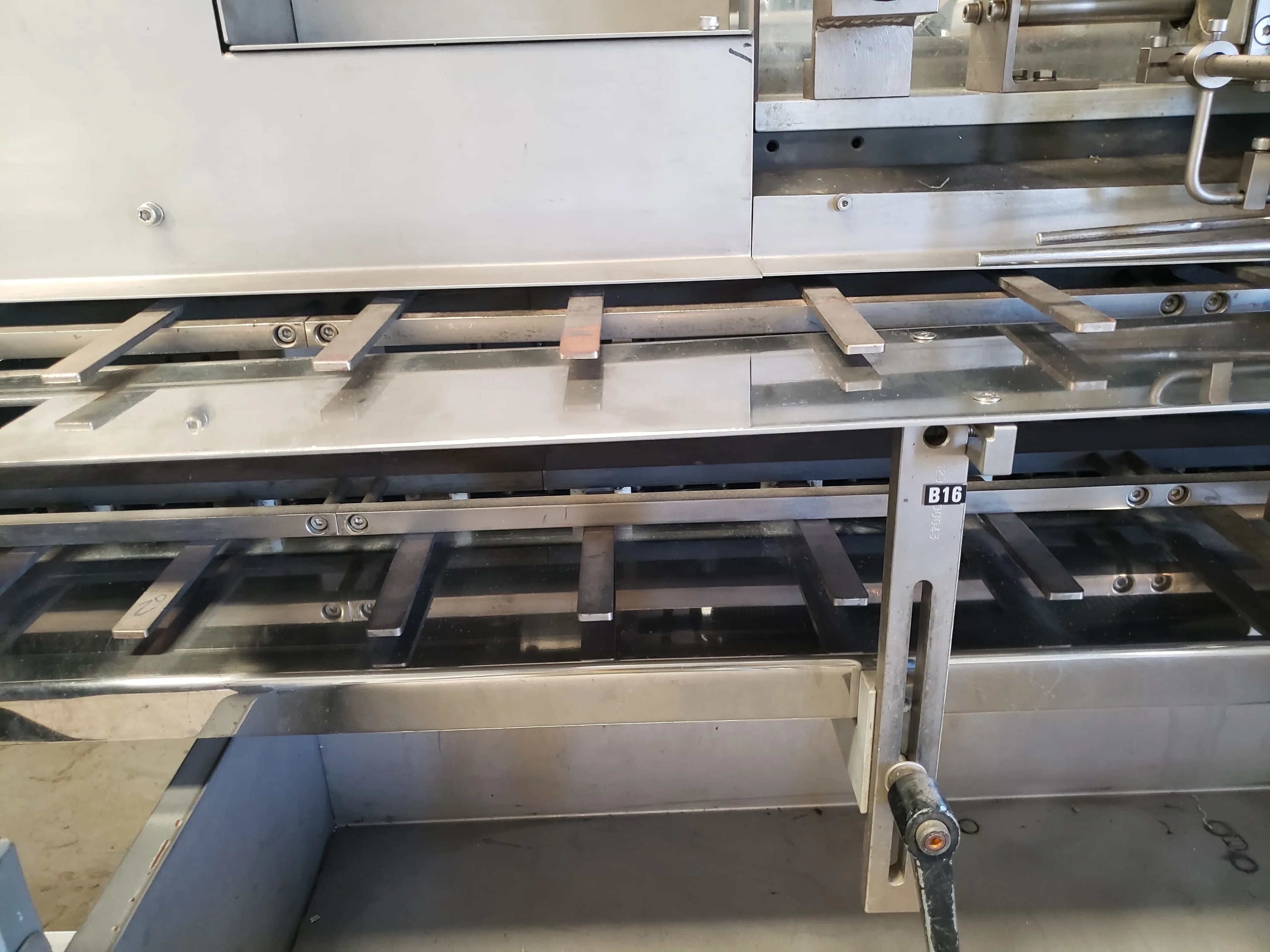 encartuchadeira-vertical-continua-marca-fabrima