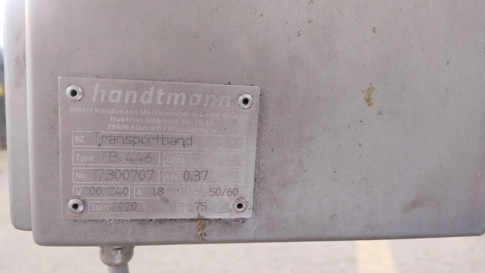 sist-enchim-mold-hamburger-almond-outros-handtmann