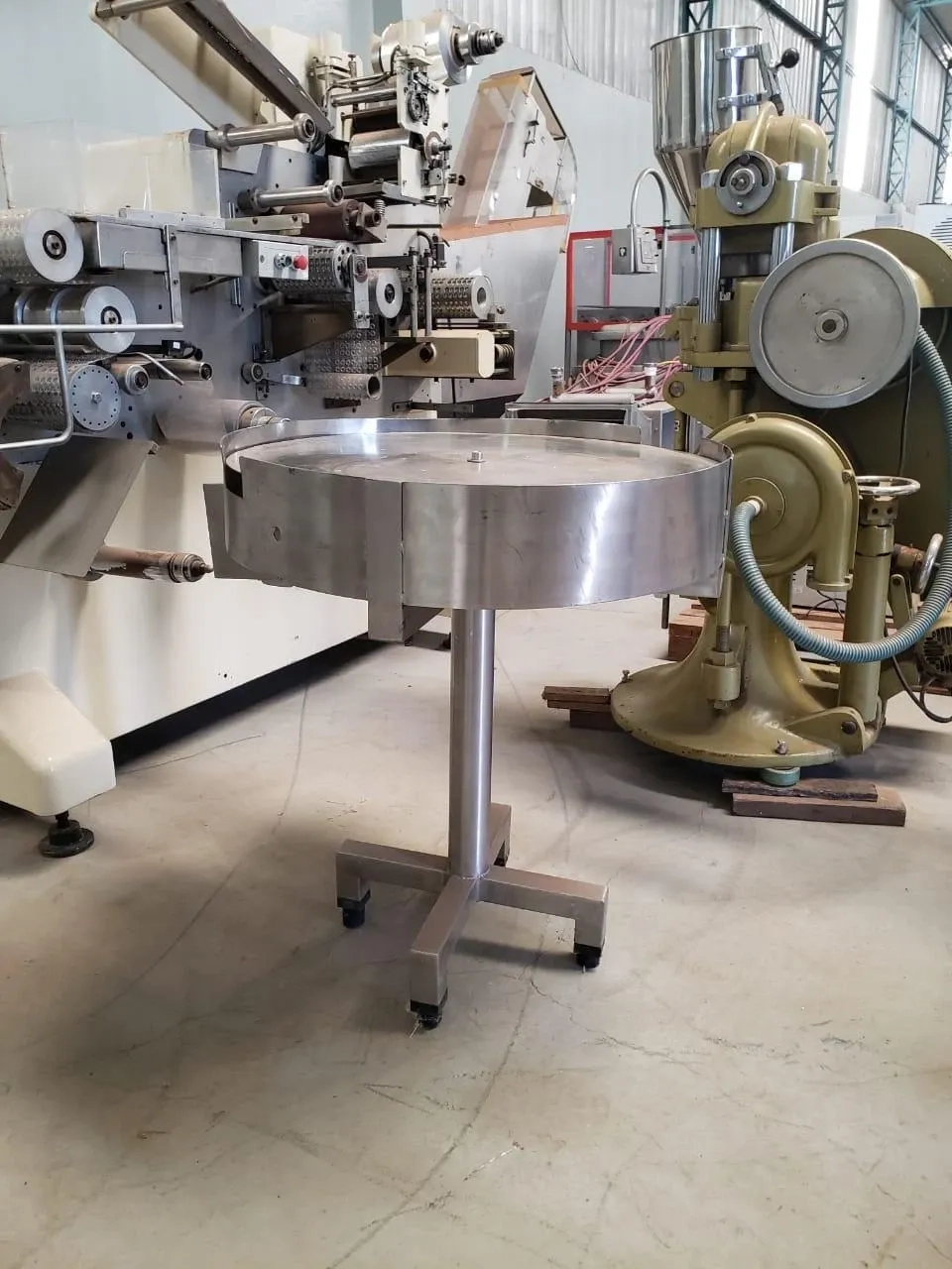 mesa-acumuladora-800-mm-em-aco-inox