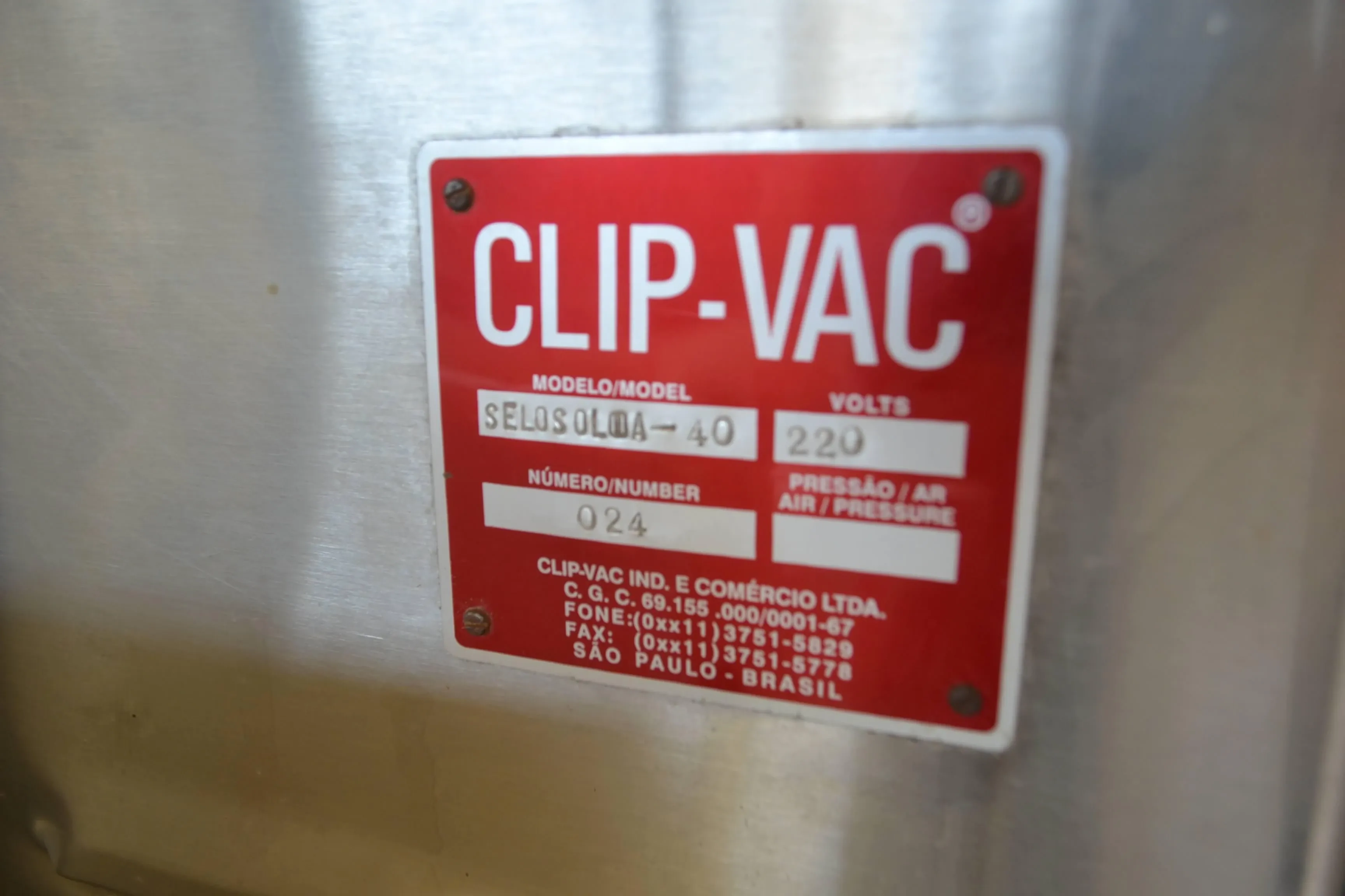 seladora-a-vacuo-uma-camara-marca-clip-vac