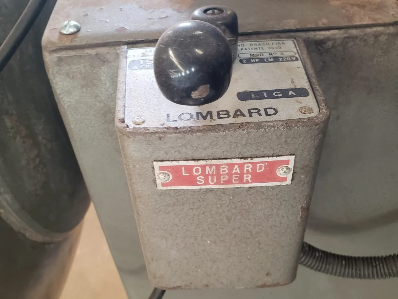 Drageadei-lisa-aco-in-estrutur-em--carbono-motor-weg