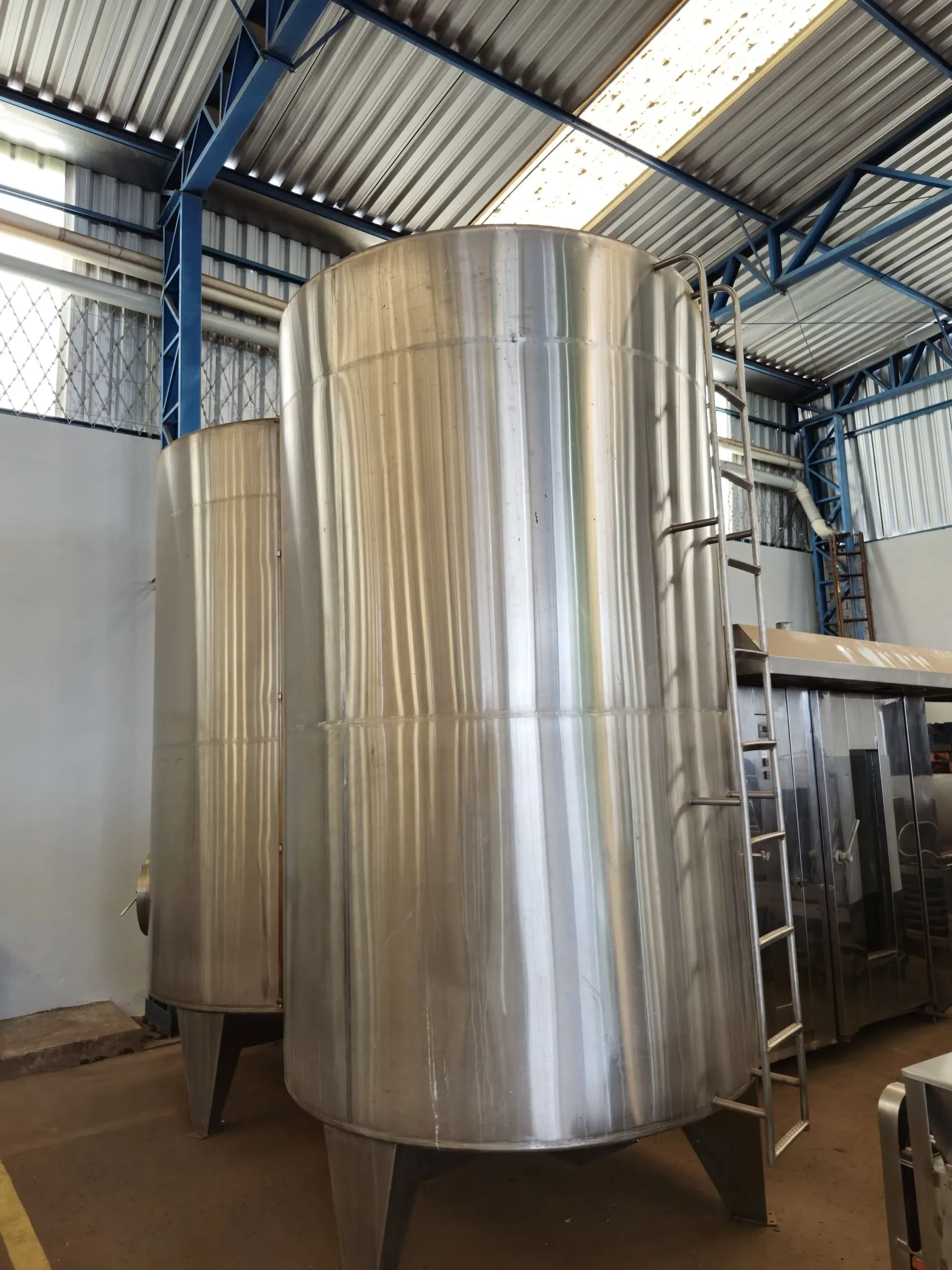 tanque-reservatorio-em-inox-7-mil-litros