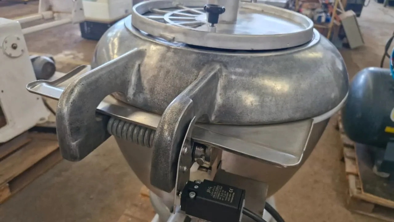 processador-universal-cutter-capacidade-40-litros-marca-geiger