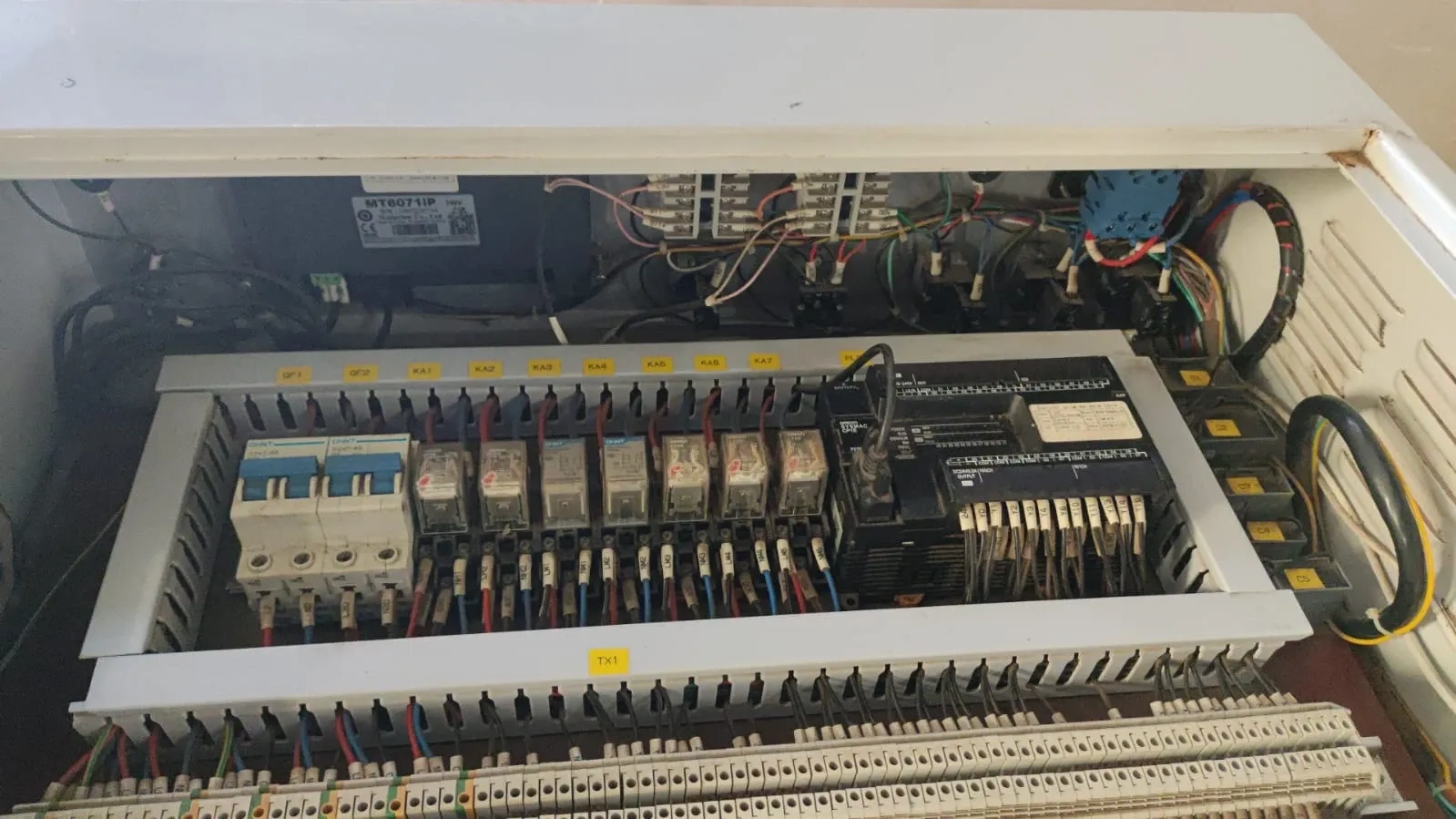 seladora-automatica-em-l-shrink-marca-tecfag