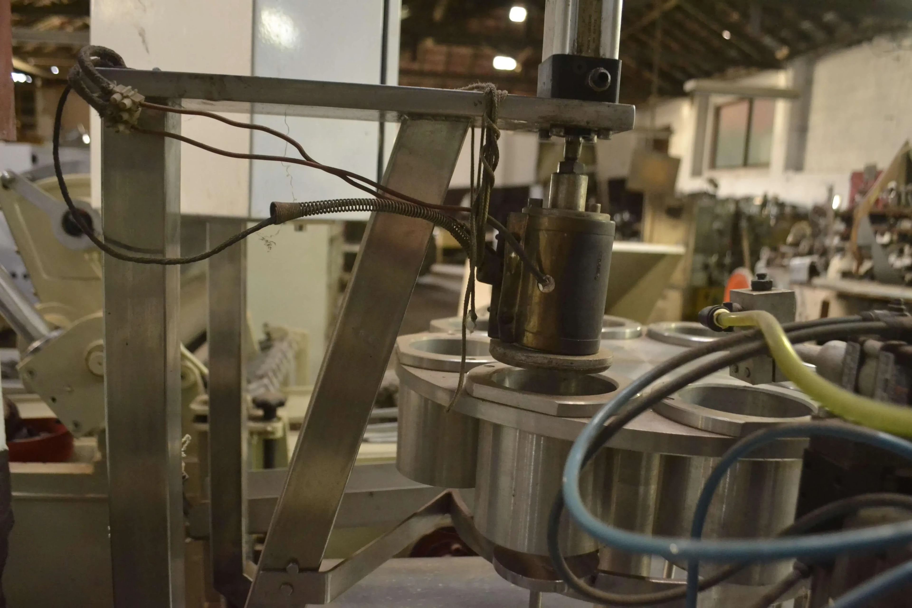 seladora-de-lacre-de-aluminio-marca-dmom