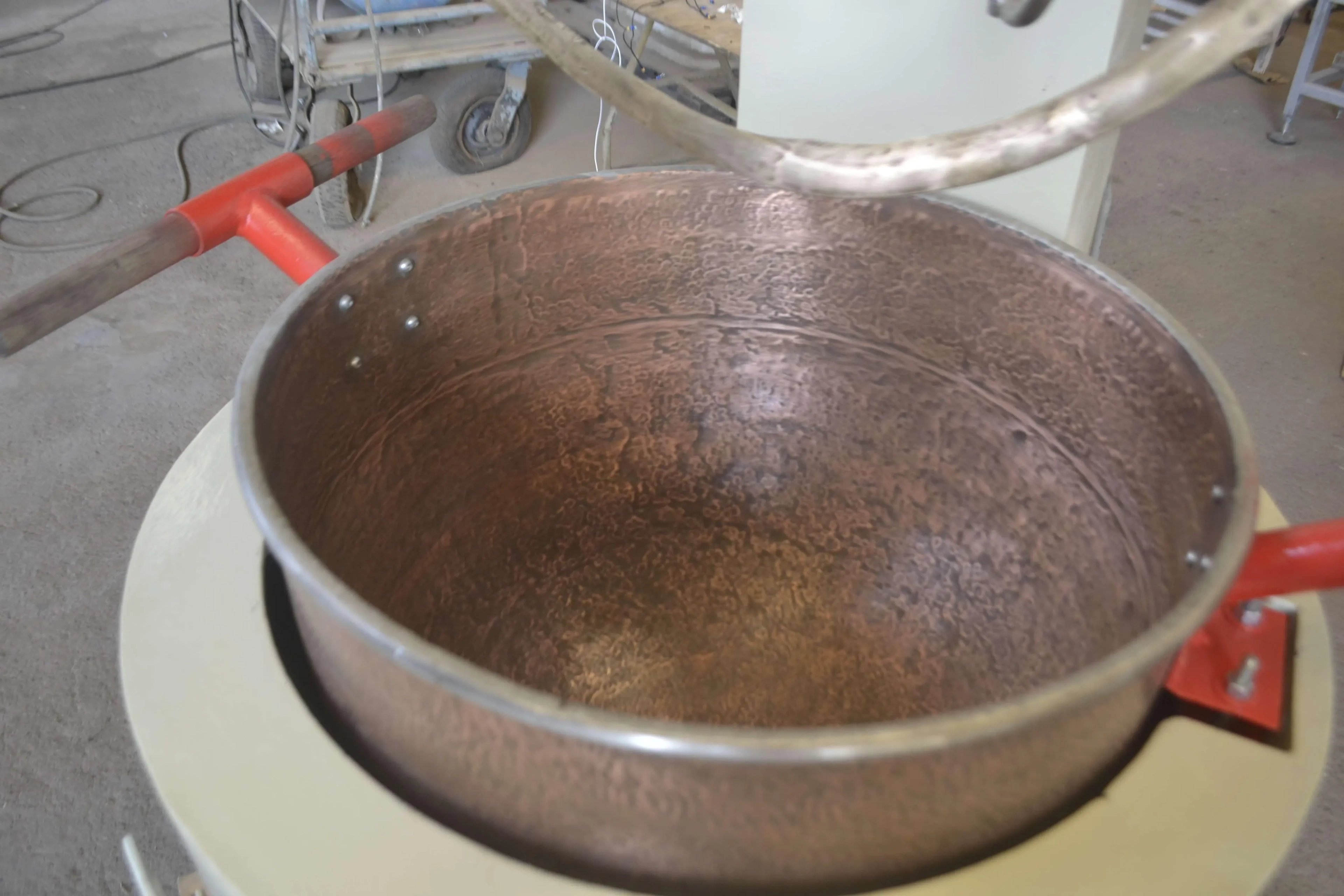 tacho-de-cobre-a-gas-para-crocantes-capacidade-100-l-marca-incapi