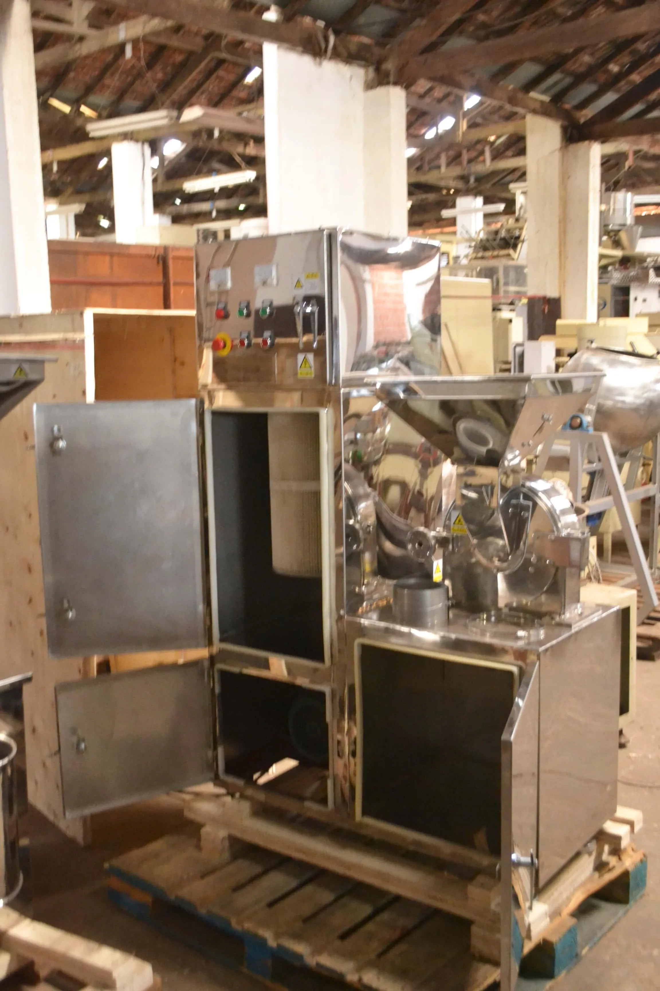 moinho-universal-em-aco-inox-capacidade-250-kg-h