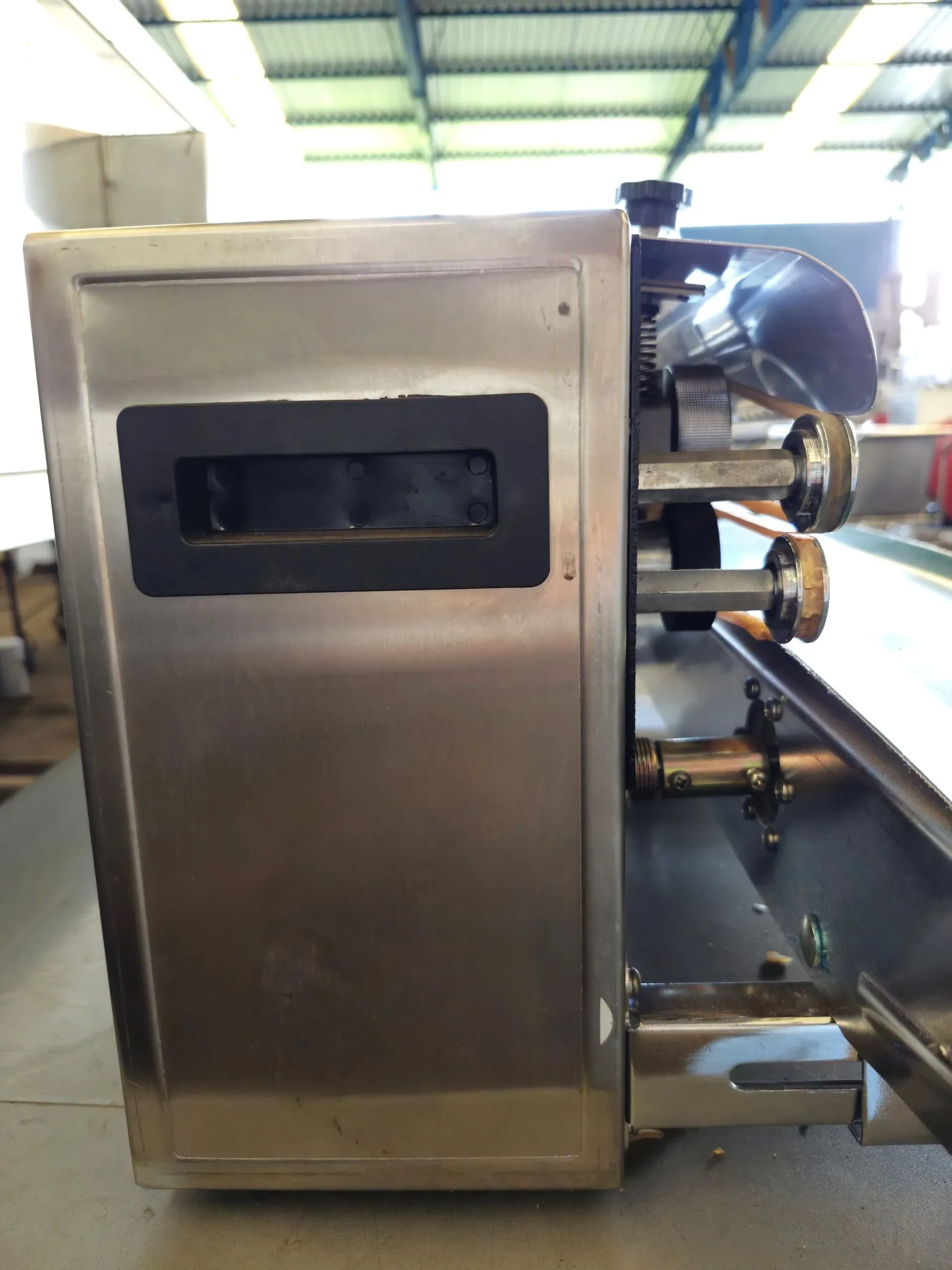 seladora-bancada-horizont-autom-inox
