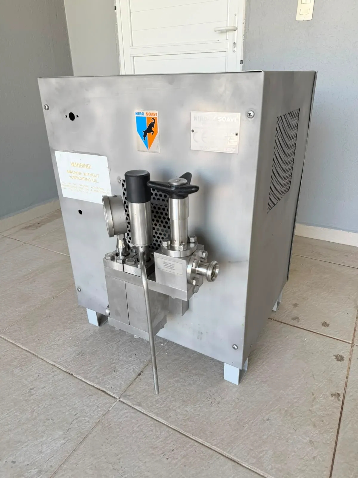 homogeneizador-em-aco-inox-500-litros-niro-soavi-200-bar