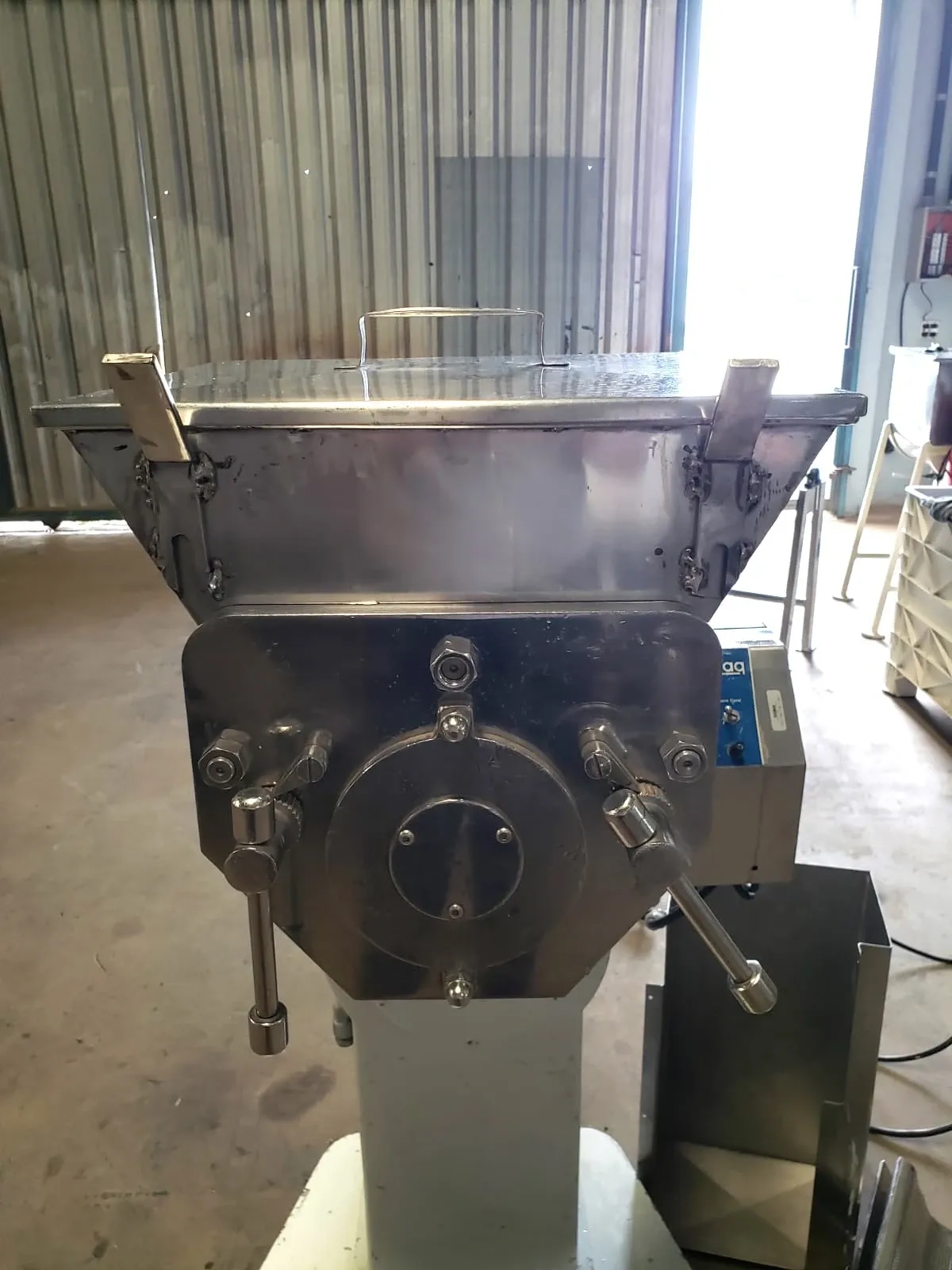 granulador-rotativo-em-aco-inox-para-pos-e-granulados-marca-lemaq