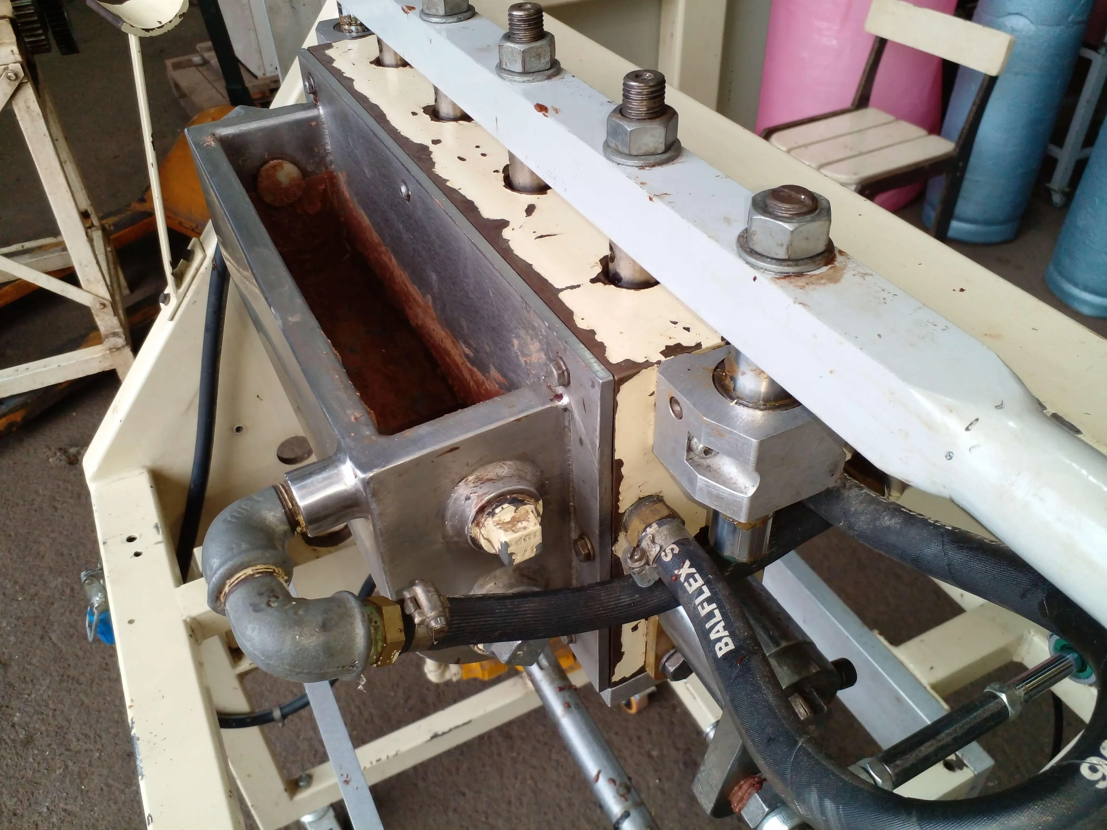 dosadora-de-gotas-de-chocolate-marca-limaq