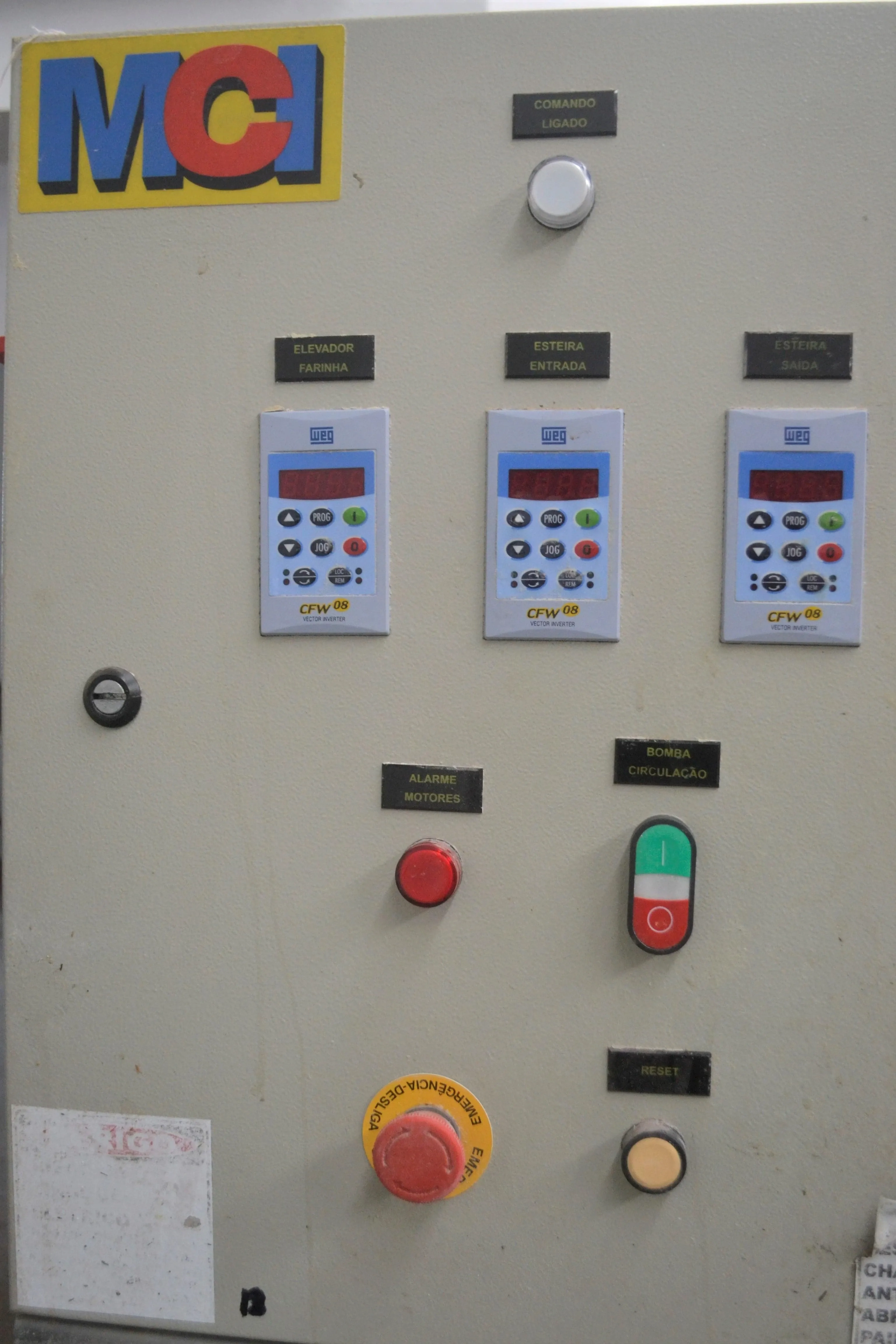 empanadeira-de-salgados-capacidade-360-kg-hora-marca-mci