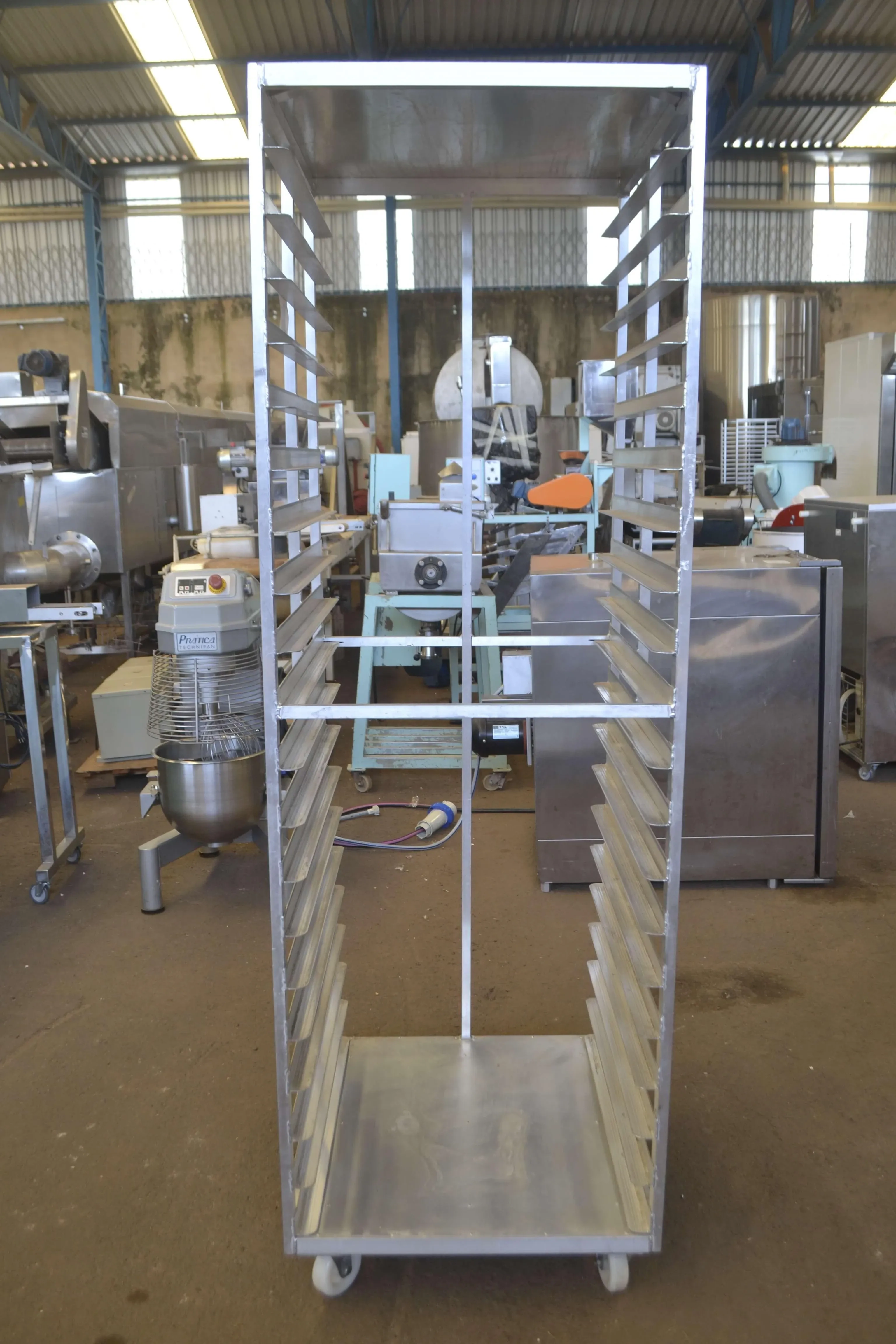 carrinho-armario-para-pao-20-assadeiras