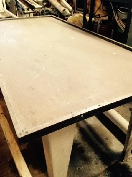 mesa-com-sistema-de-resfriamento