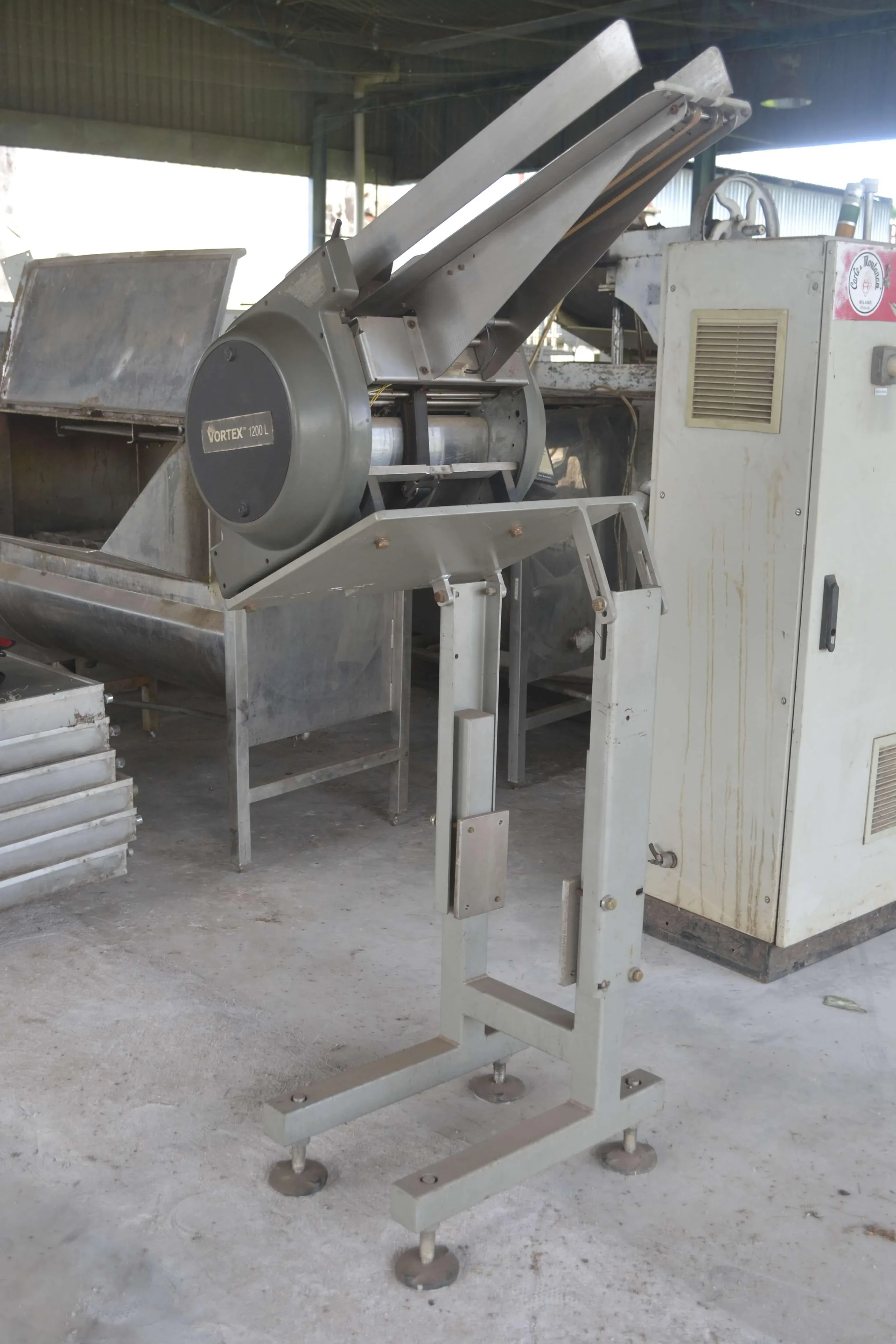 alimentador-para-flow-pack-marca-masipack-modelo-vortex-1200-l