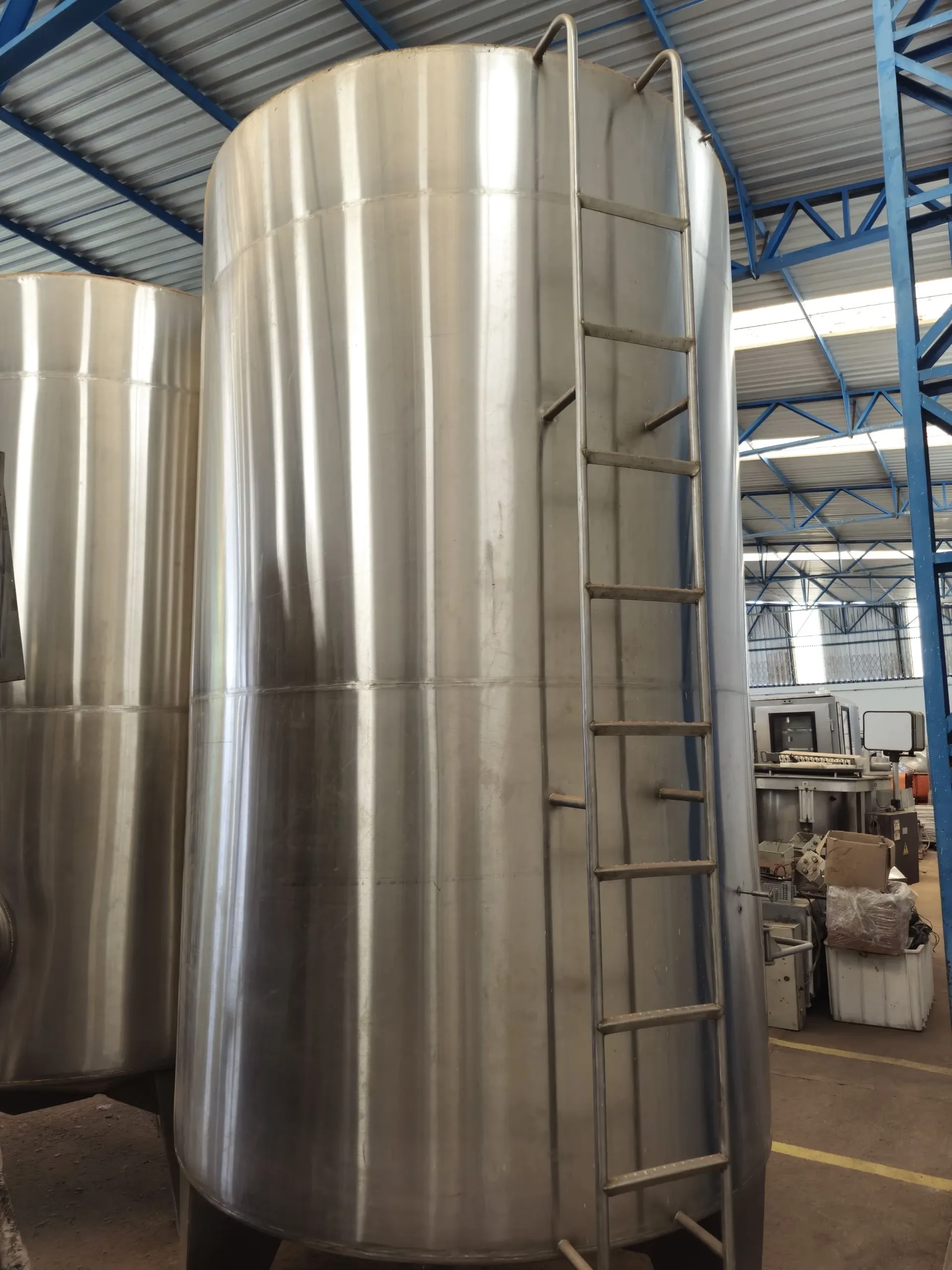 tanque-reservatorio-em-inox-7-mil-litros