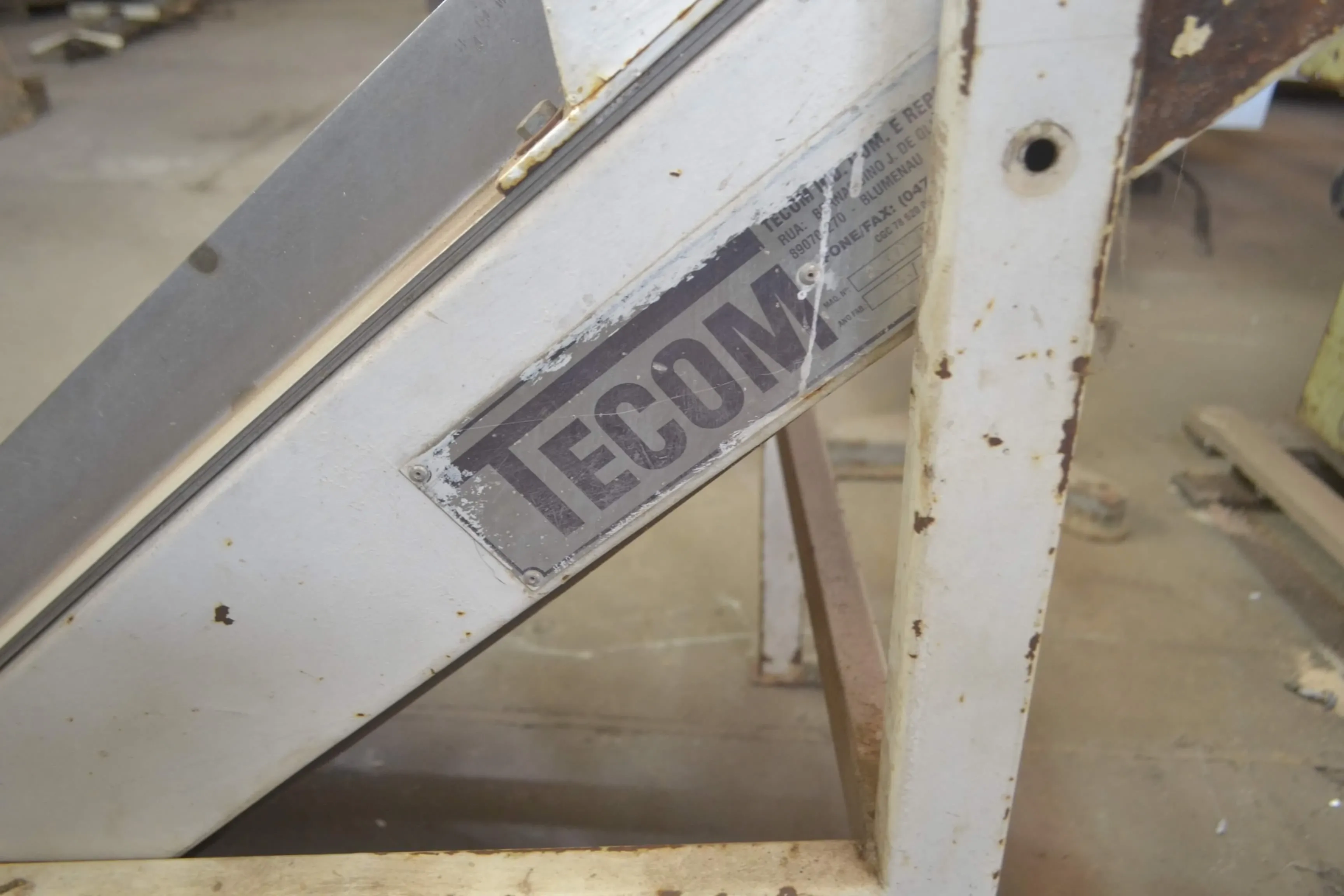 esteira-elevatoria-600-x-1500-mm-marca-tecom