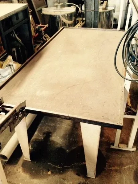 mesa-com-sistema-de-resfriamento