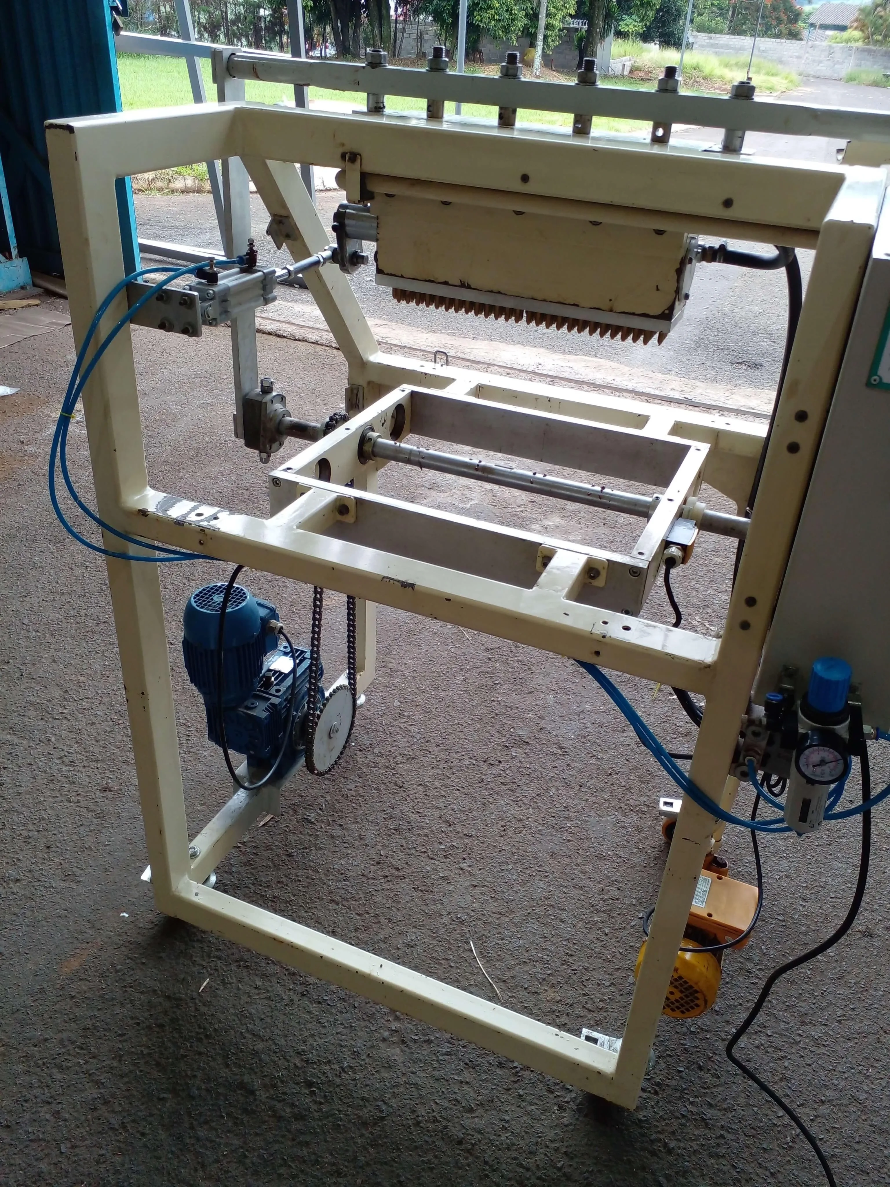 dosadora-de-gotas-de-chocolate-marca-limaq