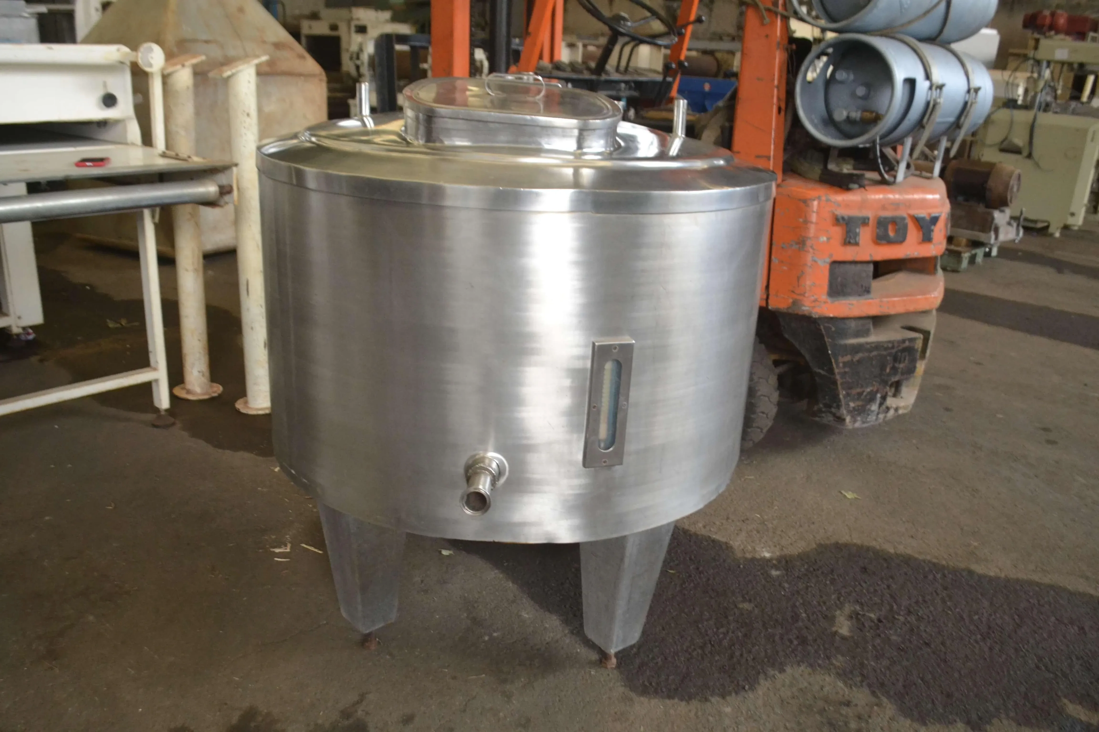 tanque-pulmao-em-aco-inox-capacidade-400-litros