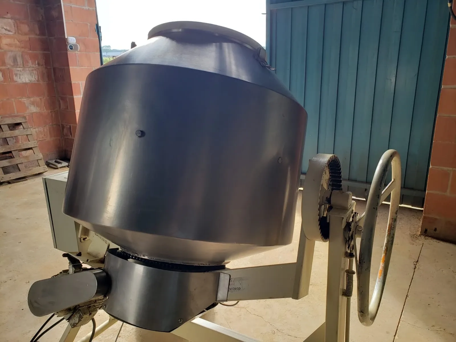 drageadeira-misturador-tipo-betoneira-em-aco-inox-250-litros